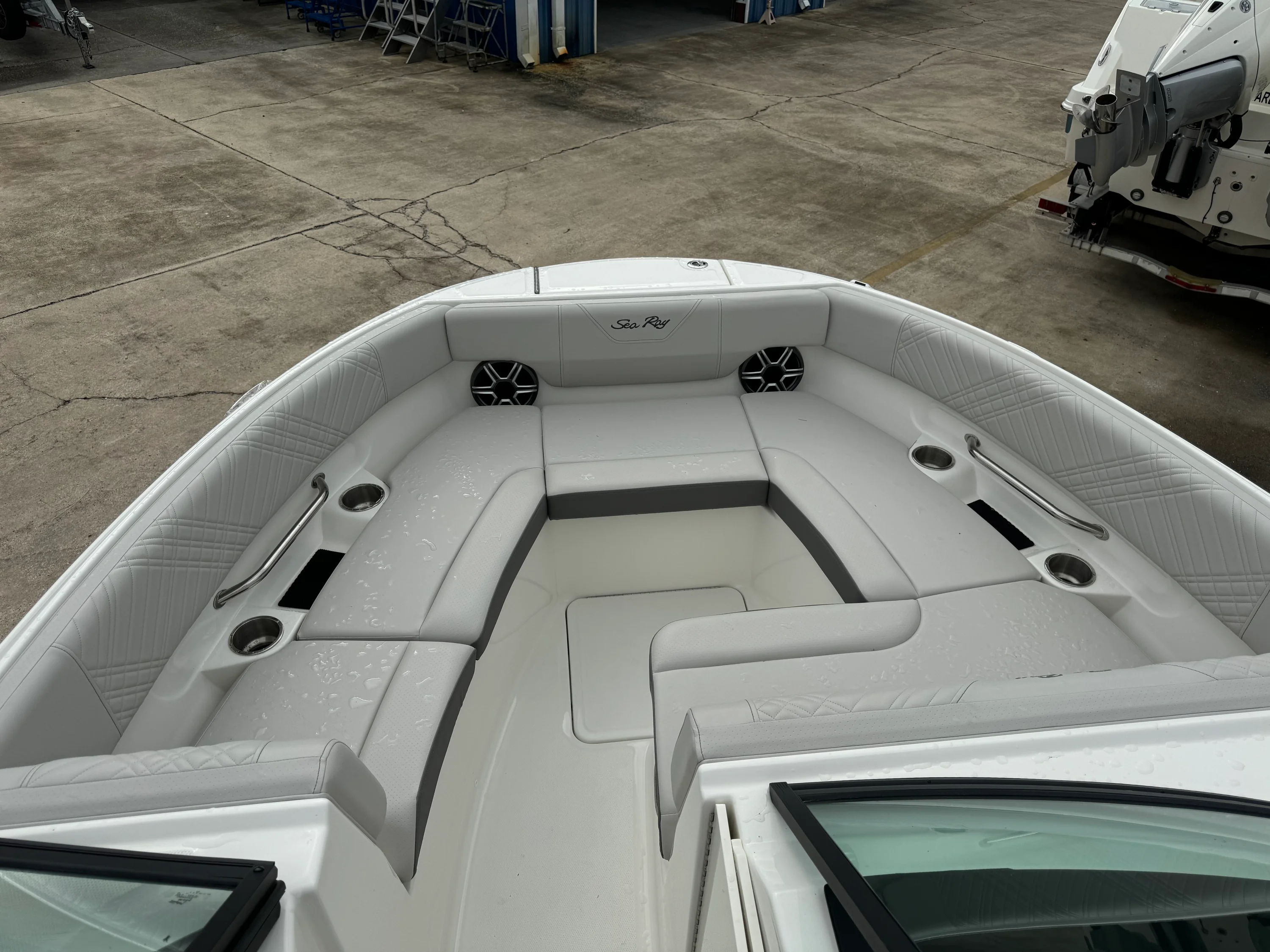 2026 Sea Ray SDX 250 Outboard Image Thumbnail #15