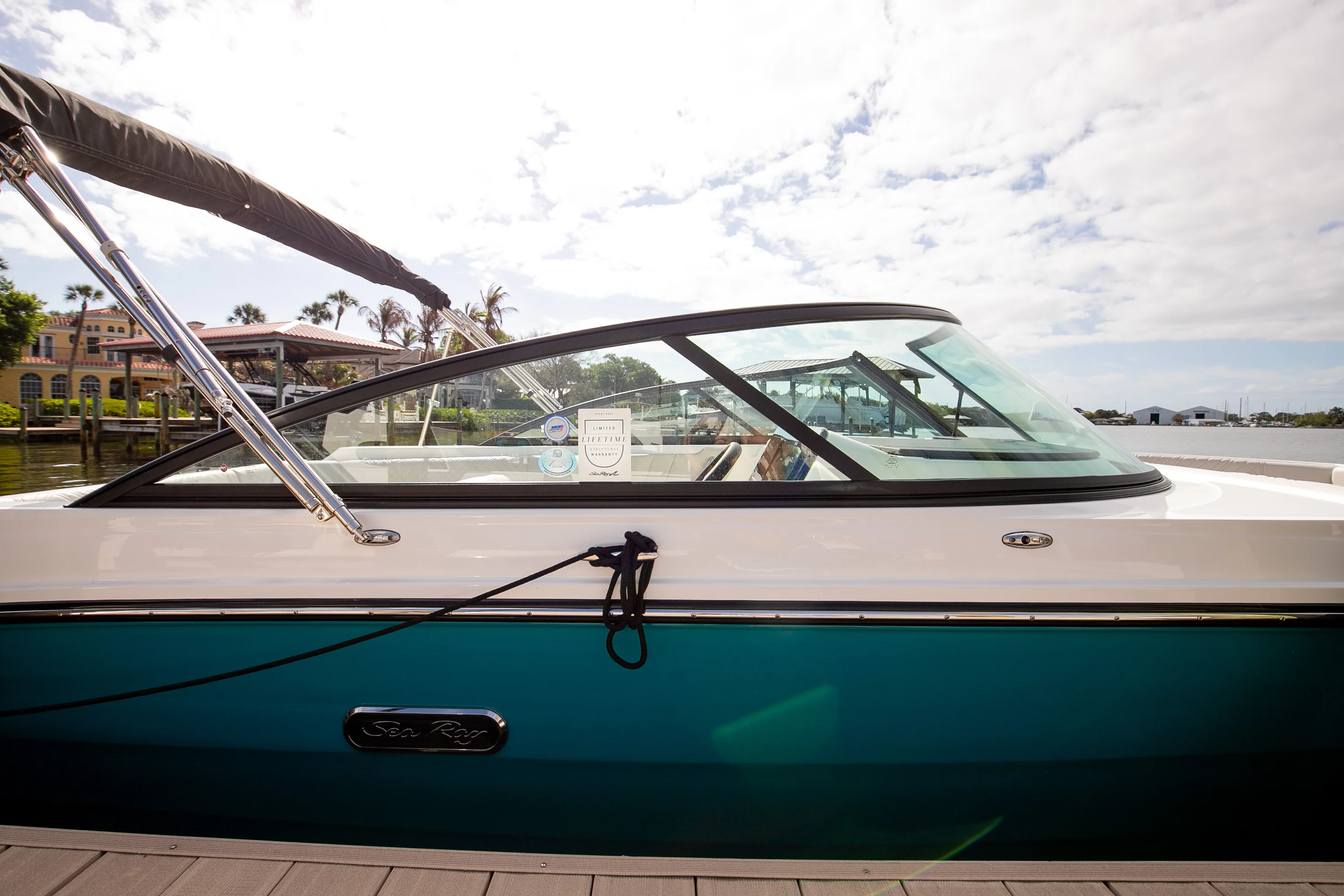 2026 Sea Ray SDX 250 Outboard Image Thumbnail #5