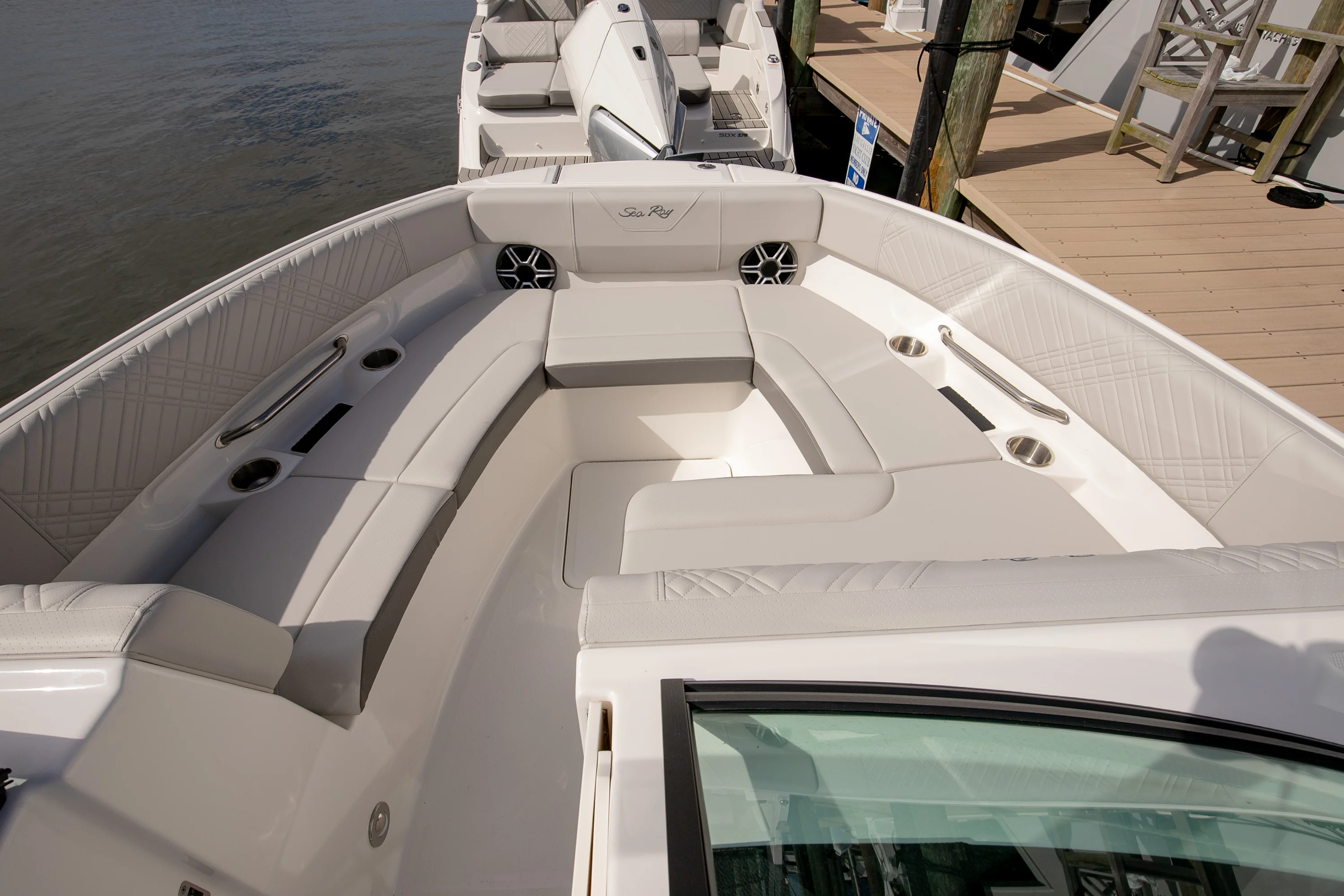2026 Sea Ray SDX 250 Outboard Image Thumbnail #8
