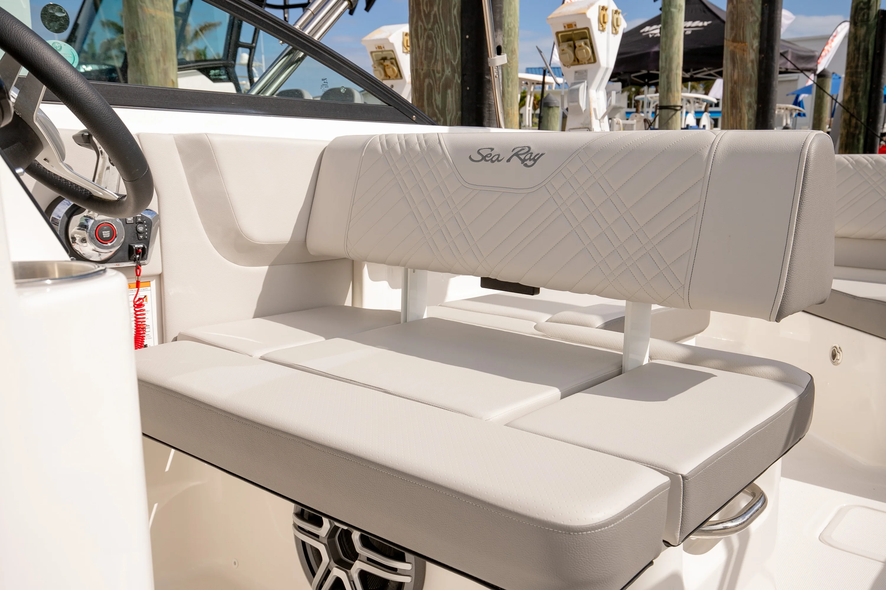 2026 Sea Ray SDX 250 Outboard Image Thumbnail #10