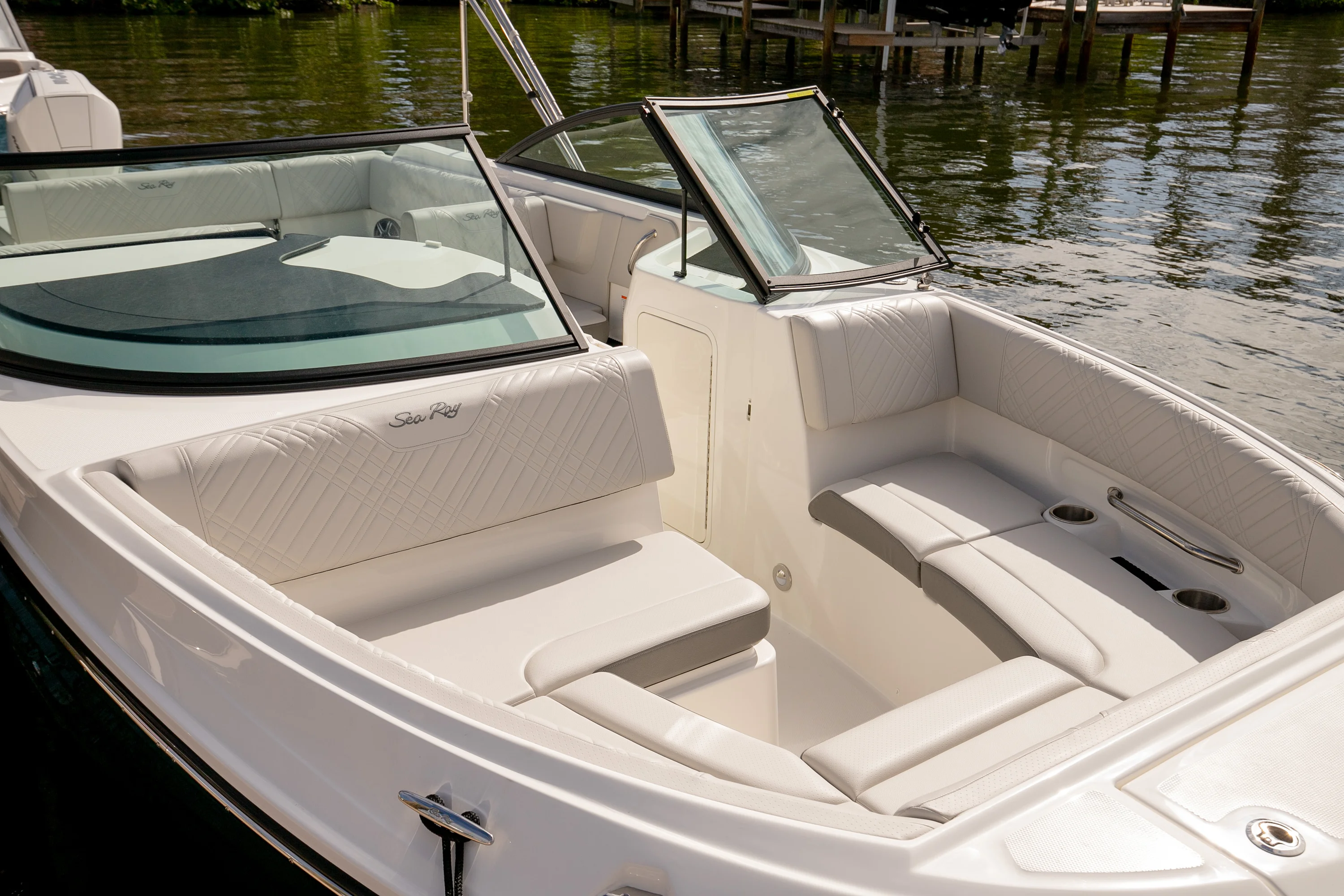 2026 Sea Ray SDX 250 Outboard Image Thumbnail #2