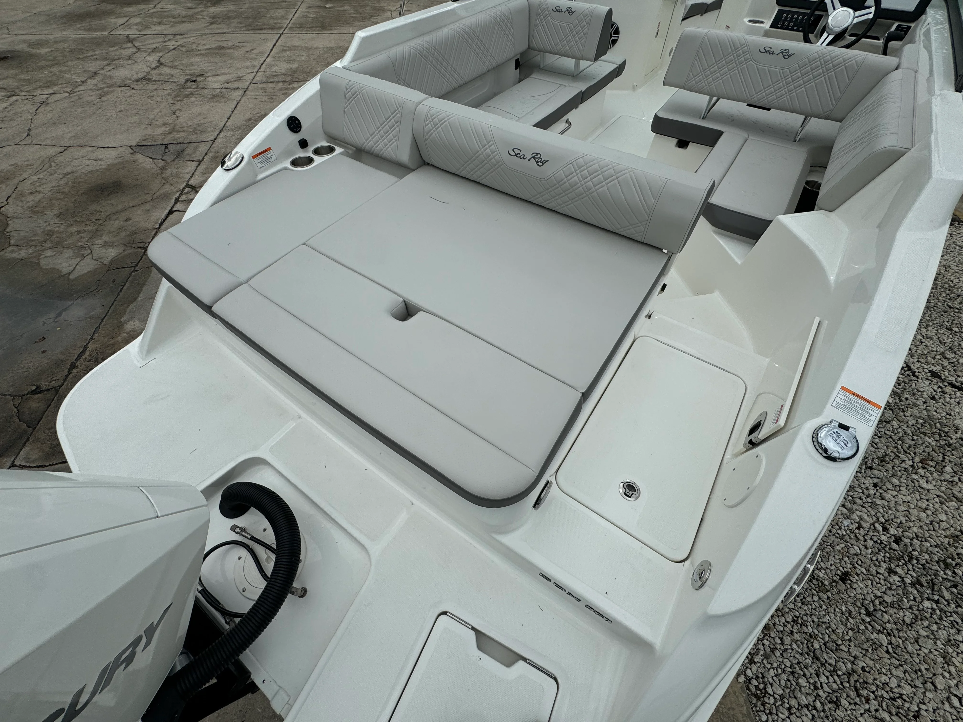 2026 Sea Ray SDX 250 Outboard Image Thumbnail #5