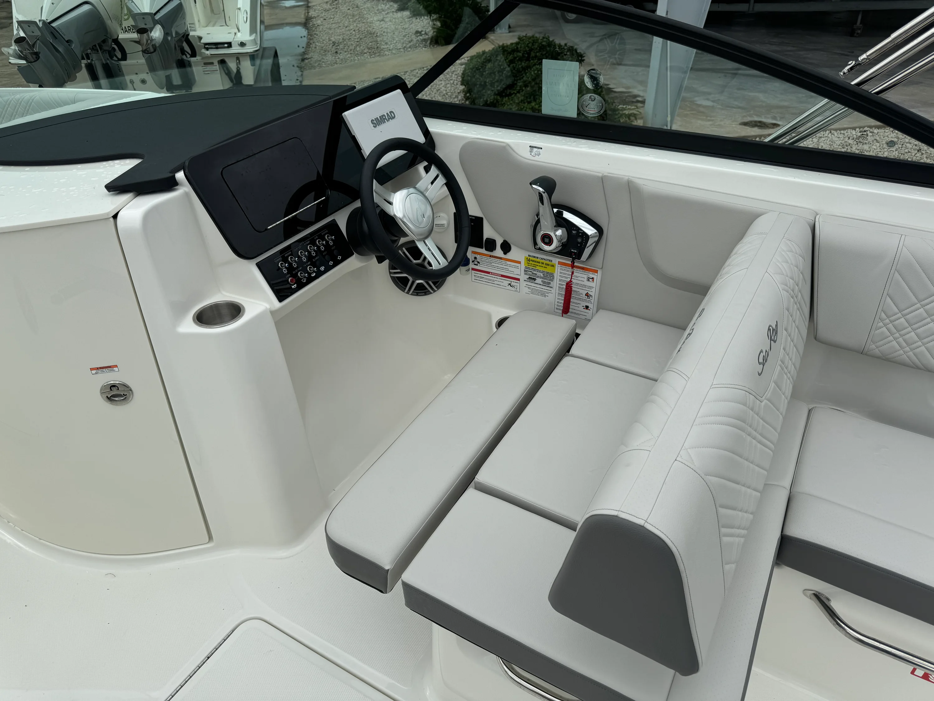 2026 Sea Ray SDX 250 Outboard Image Thumbnail #10