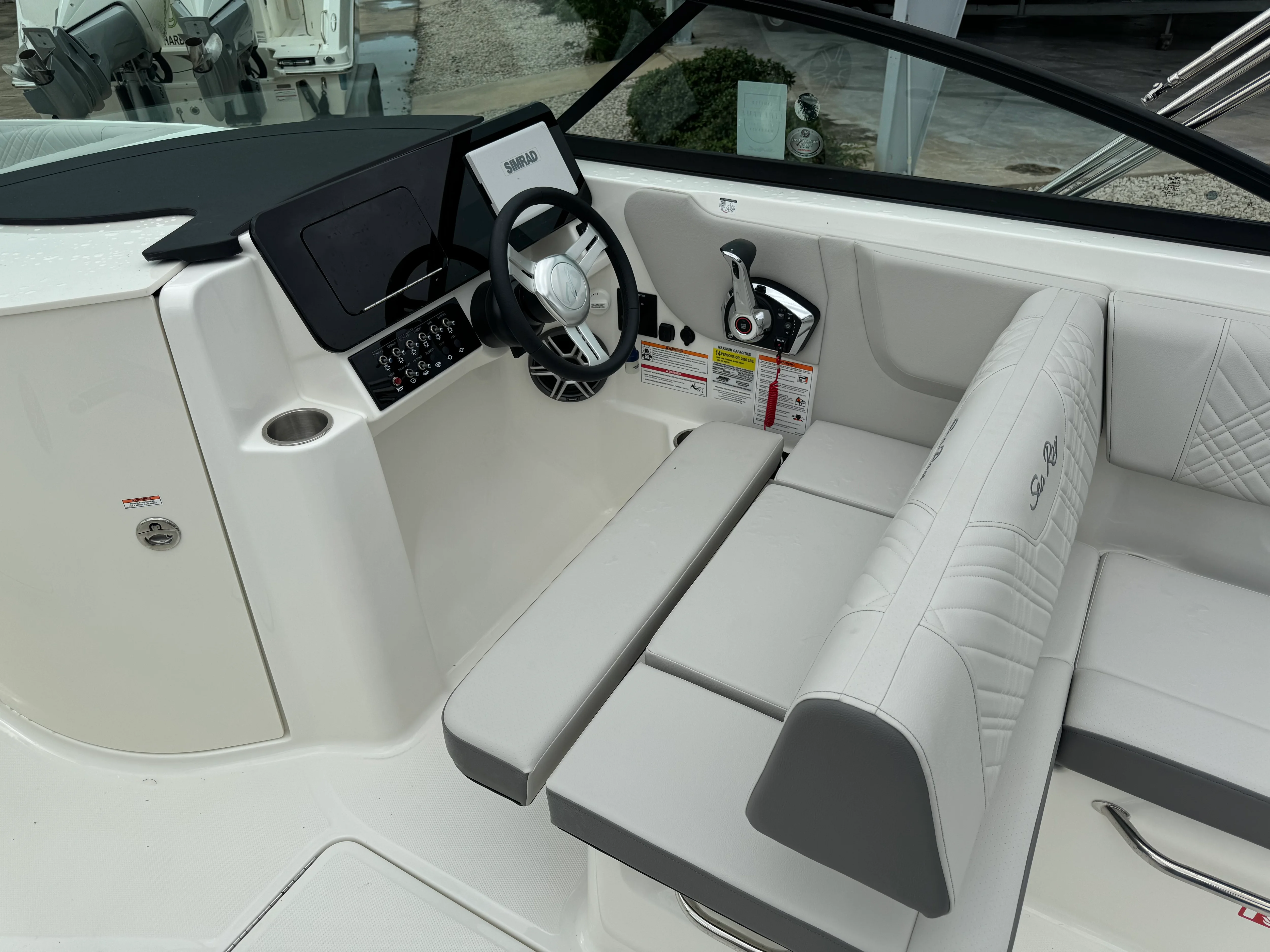 2026 Sea Ray SDX 250 Outboard Image Thumbnail #10