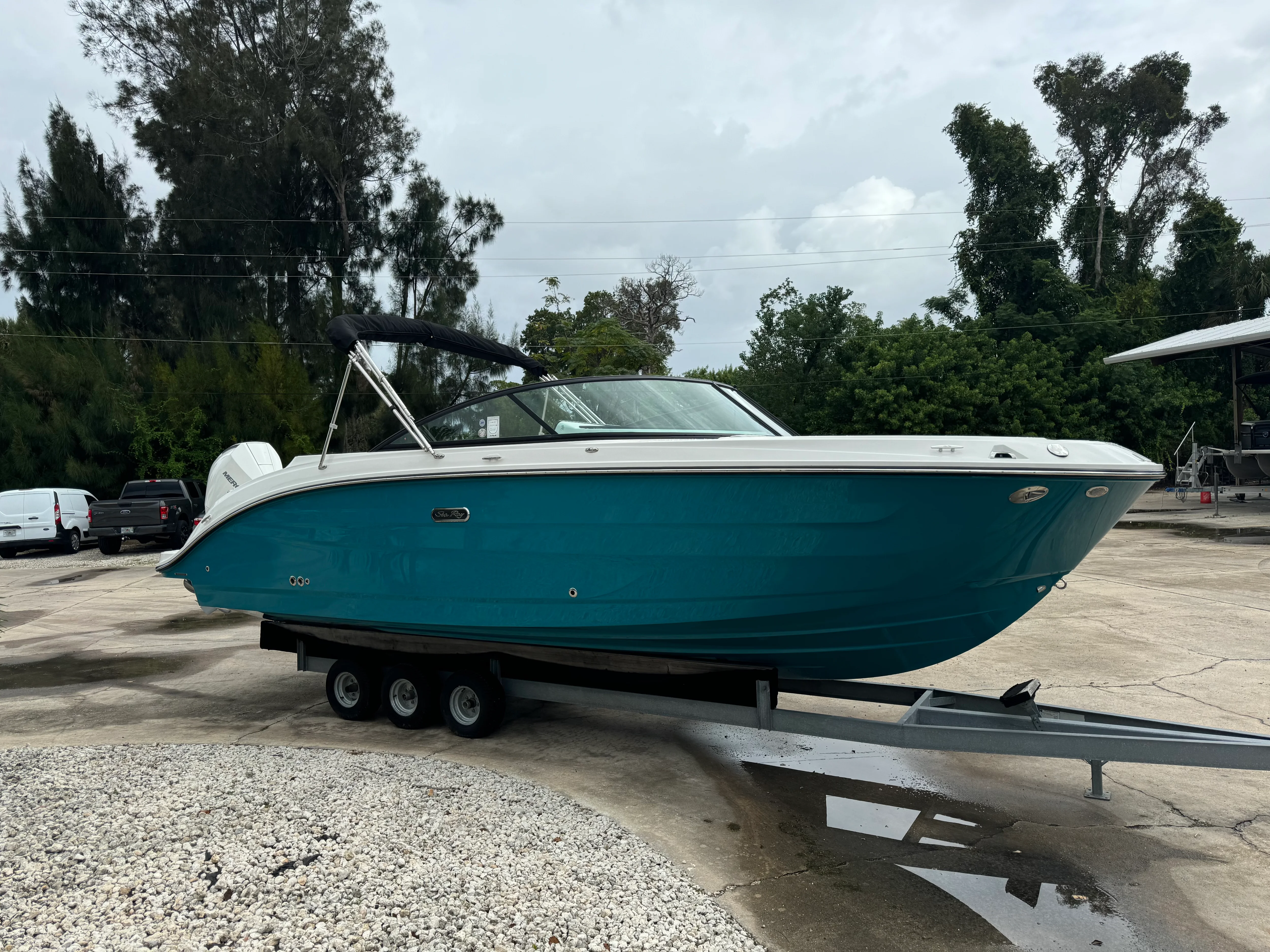 2026 Sea Ray SDX 250 Outboard Image Thumbnail #3