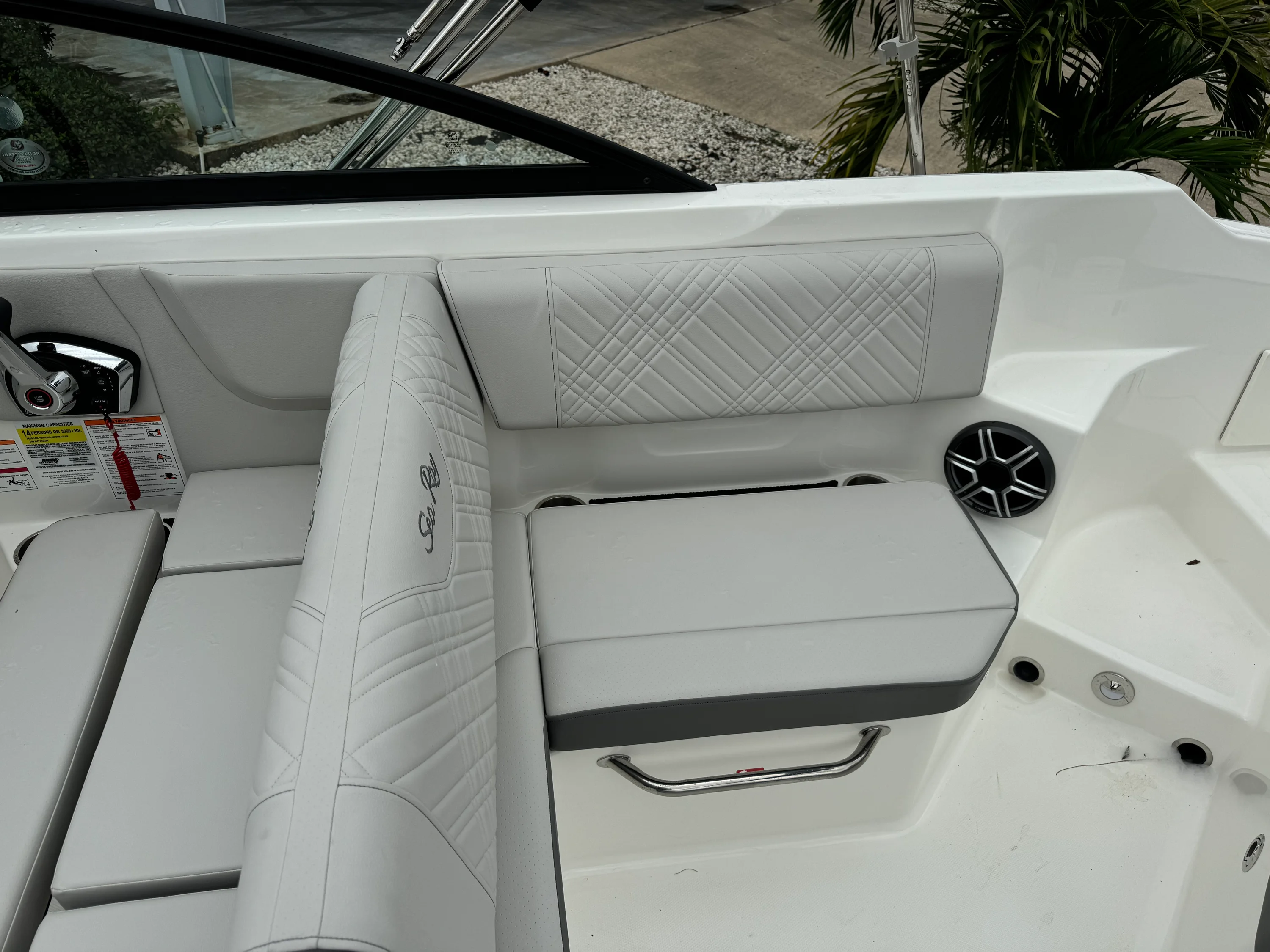 2026 Sea Ray SDX 250 Outboard Image Thumbnail #8