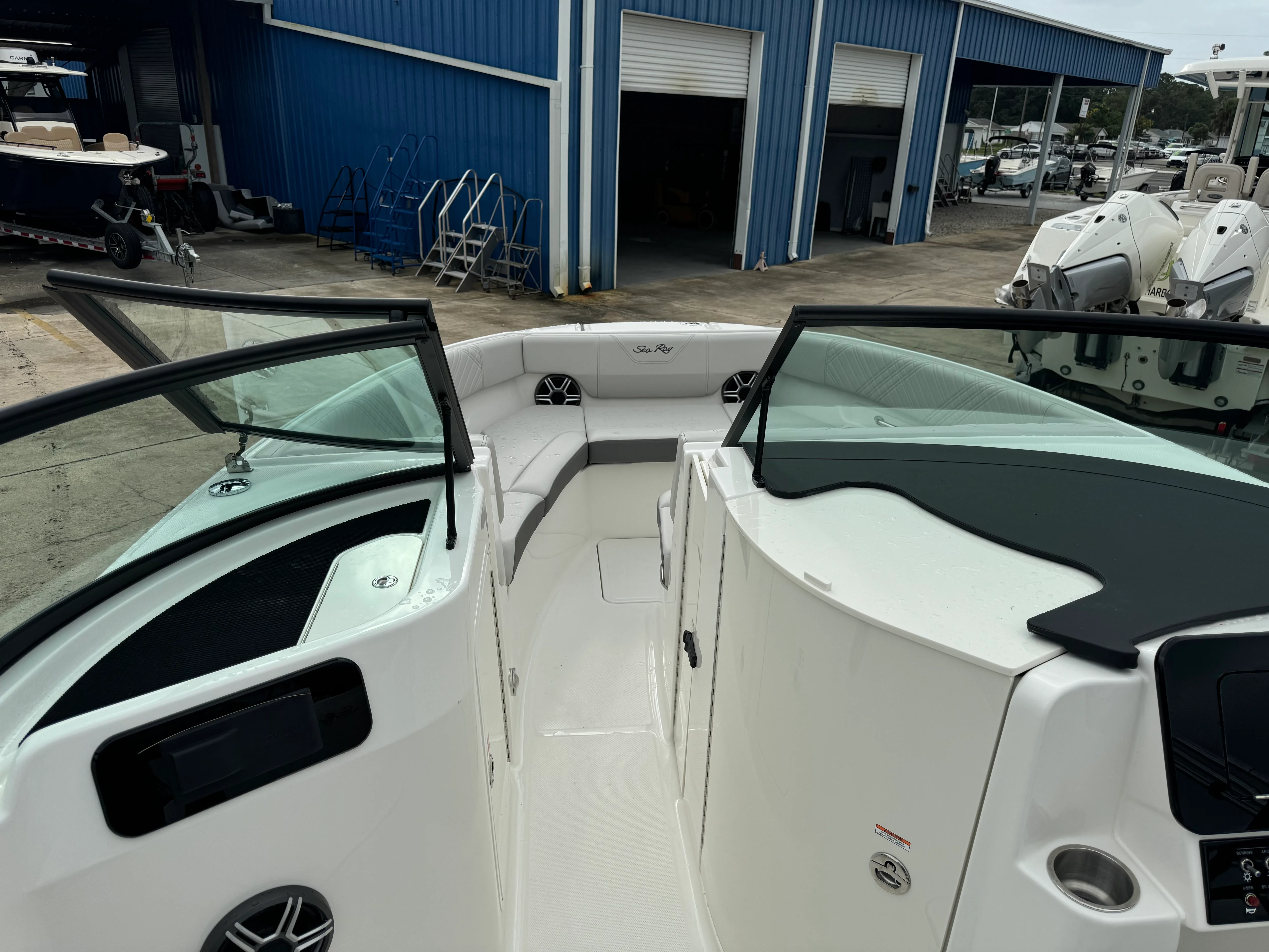 2026 Sea Ray SDX 250 Outboard Image Thumbnail #14