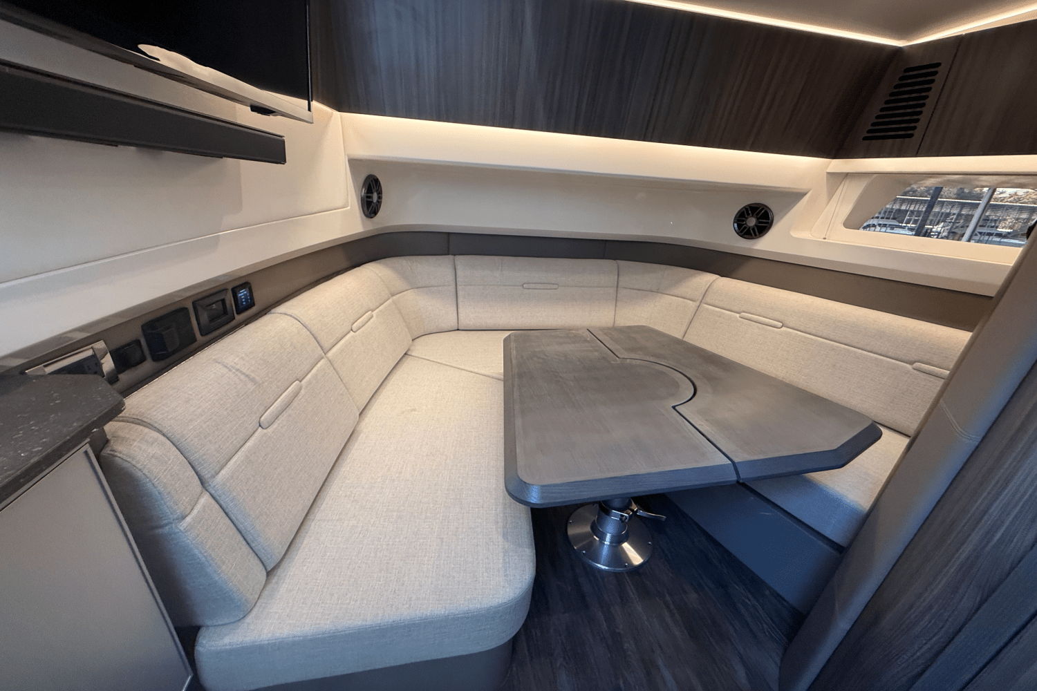 2026 Sea Ray SLX 400 Image Thumbnail #36