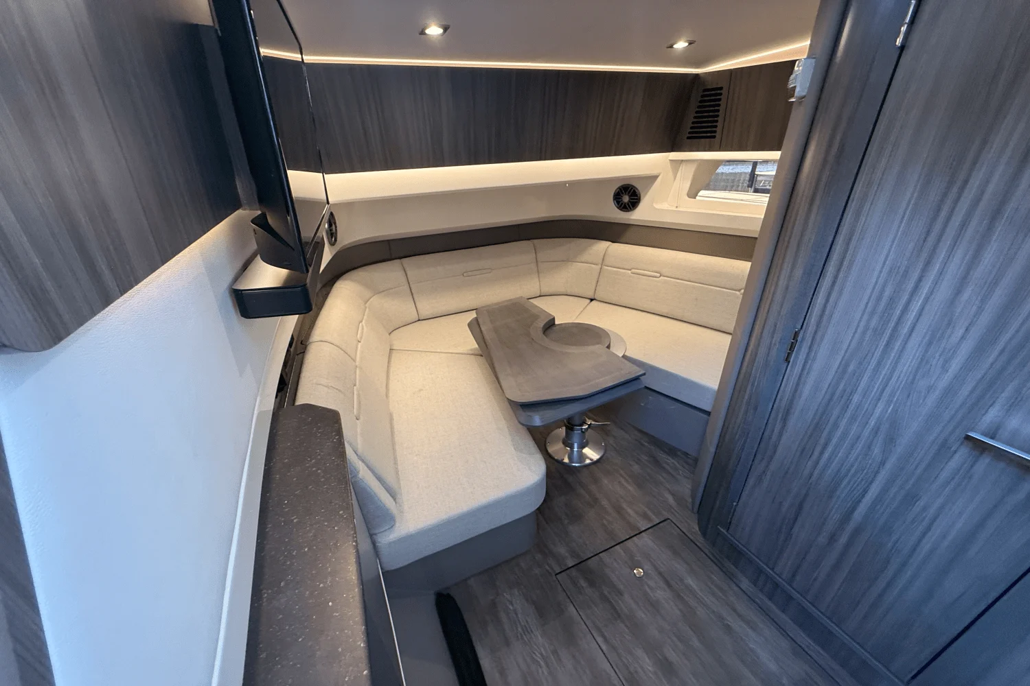 2026 Sea Ray SLX 400 Image Thumbnail #35