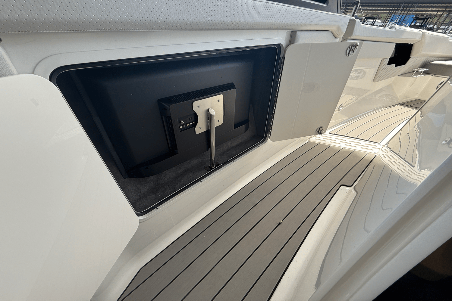 2026 Sea Ray SLX 400 Image Thumbnail #25