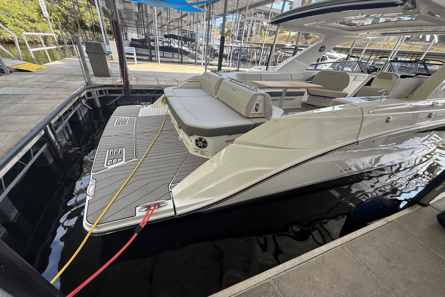 2026 Sea Ray SLX 400 Image Thumbnail #17