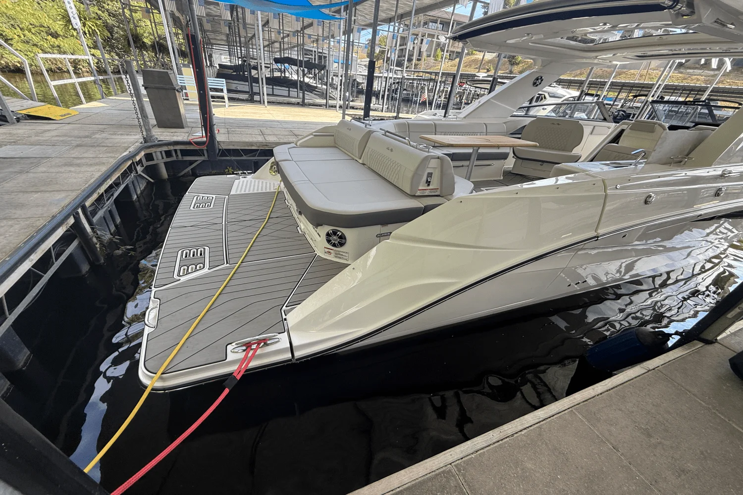 2026 Sea Ray SLX 400 Image Thumbnail #17