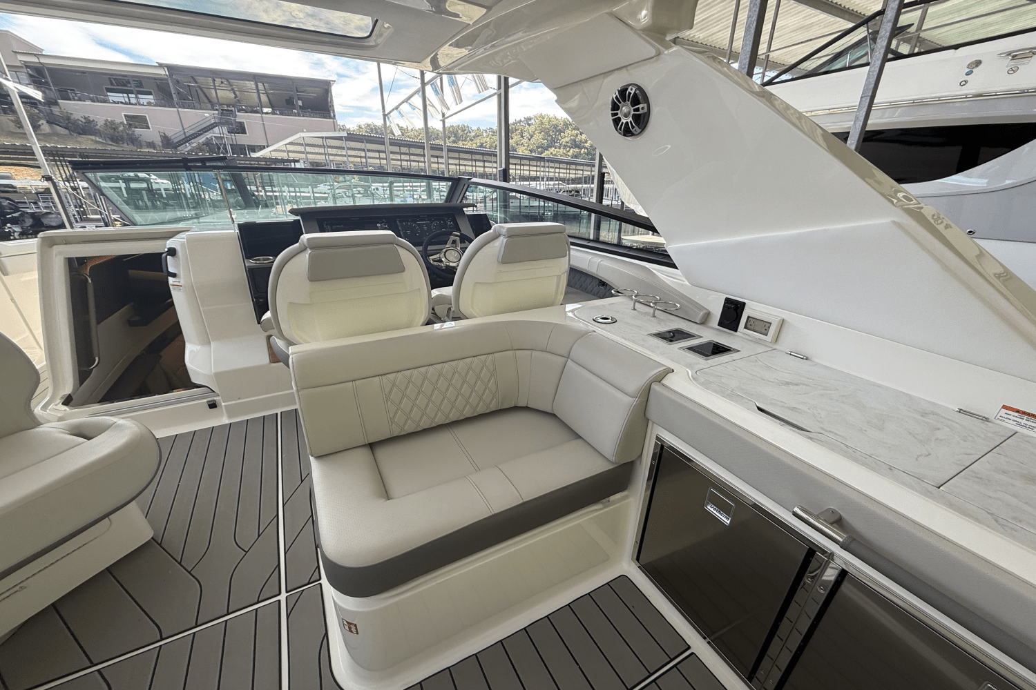 2026 Sea Ray SLX 400 Image Thumbnail #20