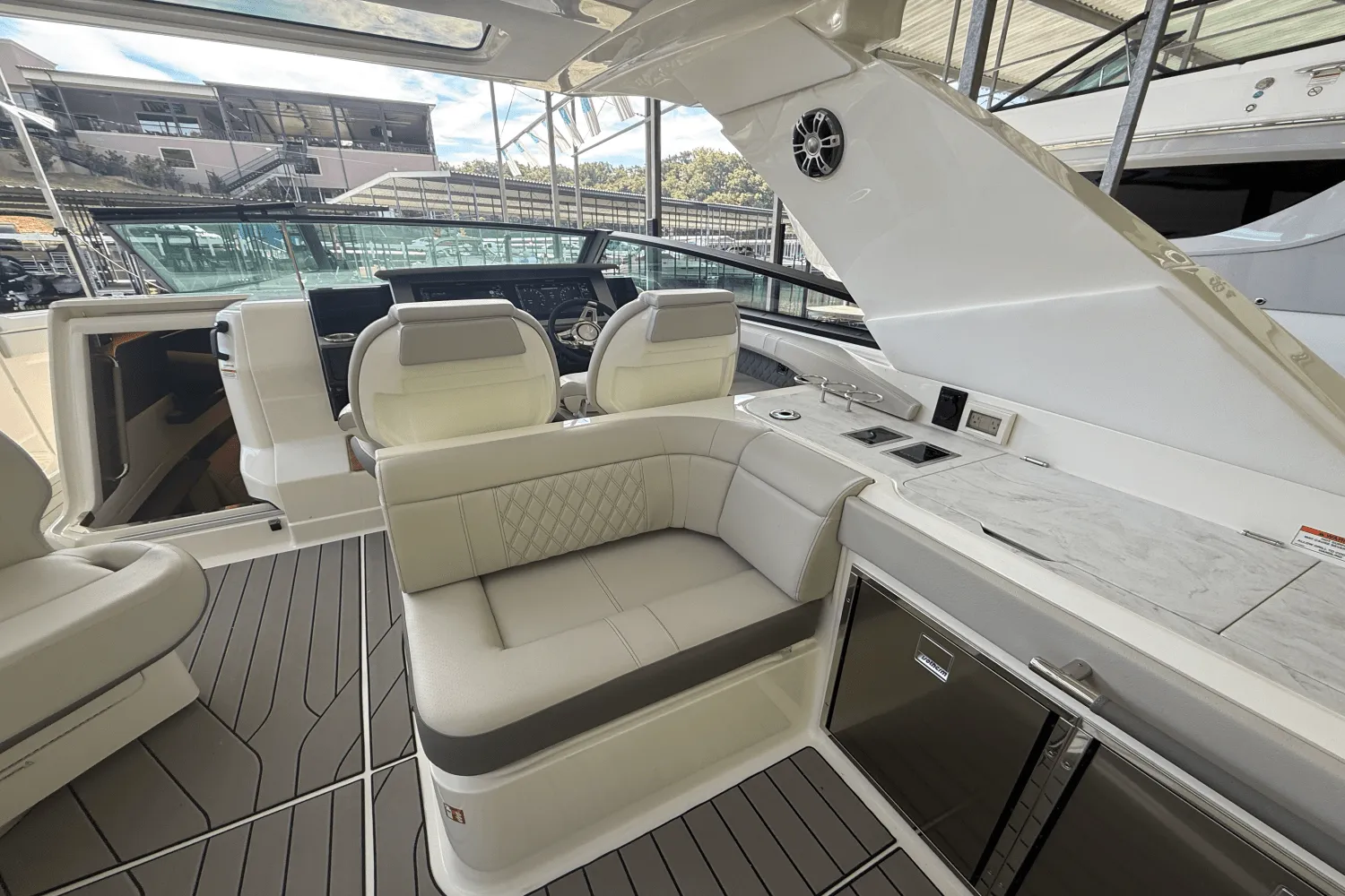 2026 Sea Ray SLX 400 Image Thumbnail #20