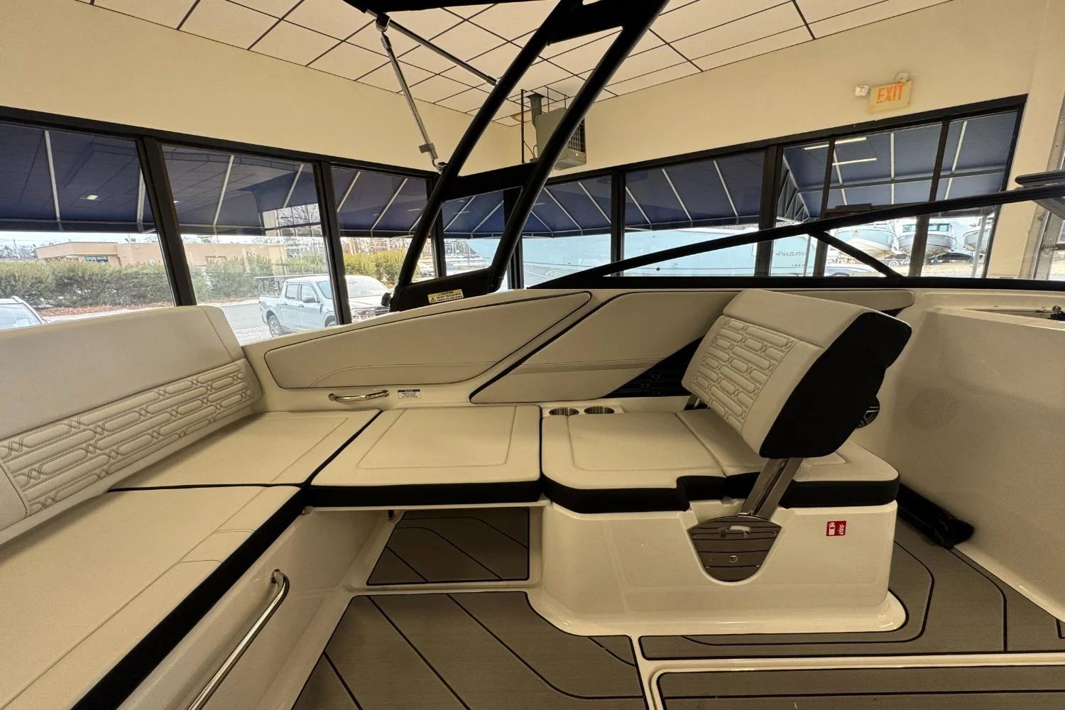 2026 Sea Ray SPX 210 Outboard Image Thumbnail #15