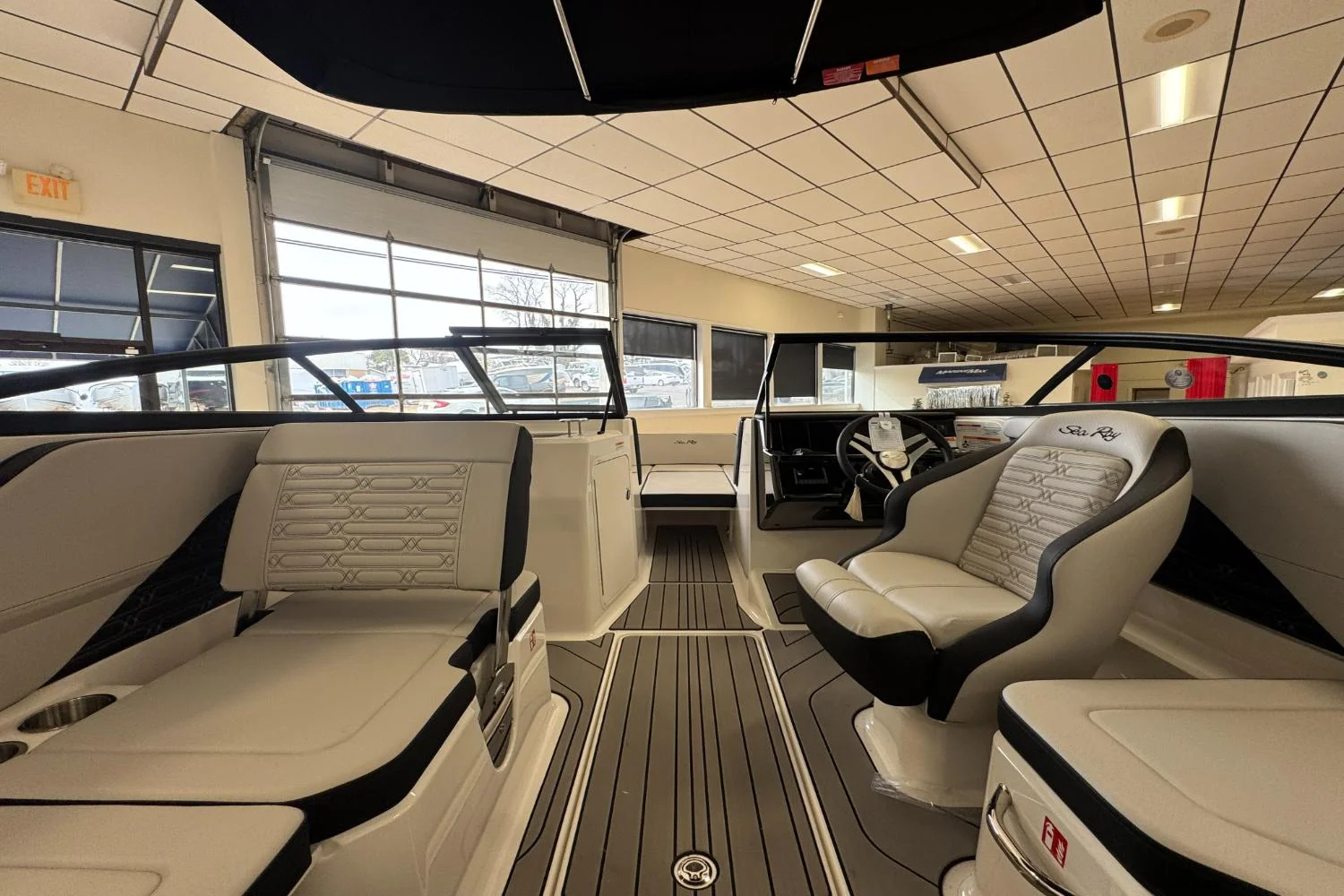 2026 Sea Ray SPX 210 Outboard Image Thumbnail #17