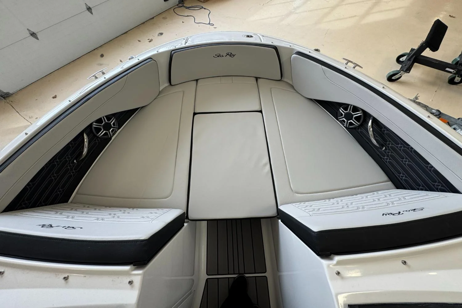 2026 Sea Ray SPX 210 Outboard Image Thumbnail #25