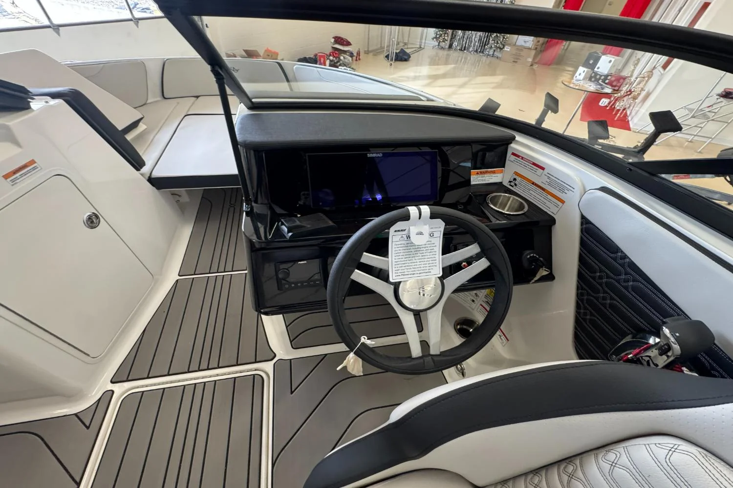 2026 Sea Ray SPX 210 Outboard Image Thumbnail #20