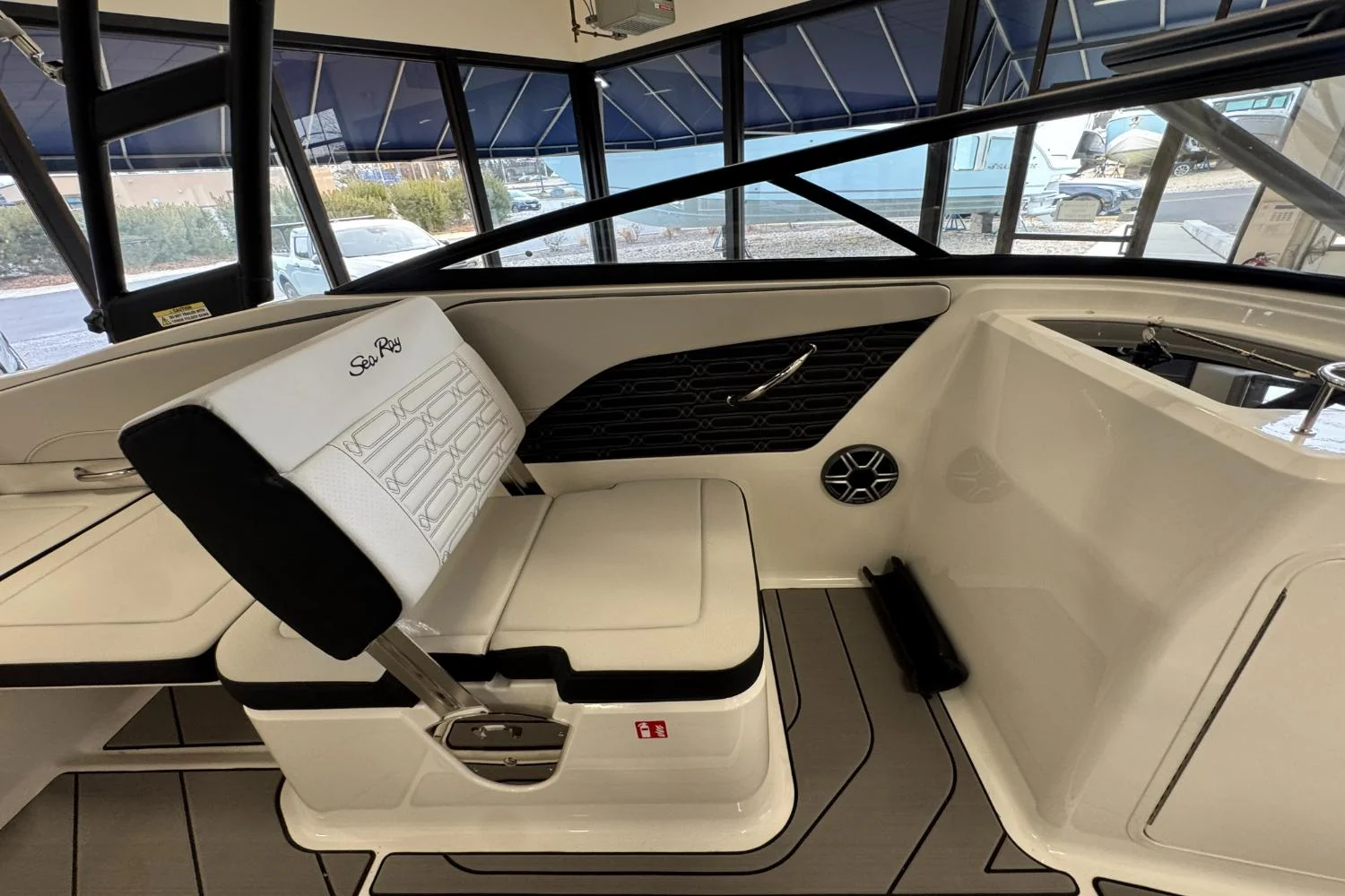 2026 Sea Ray SPX 210 Outboard Image Thumbnail #23