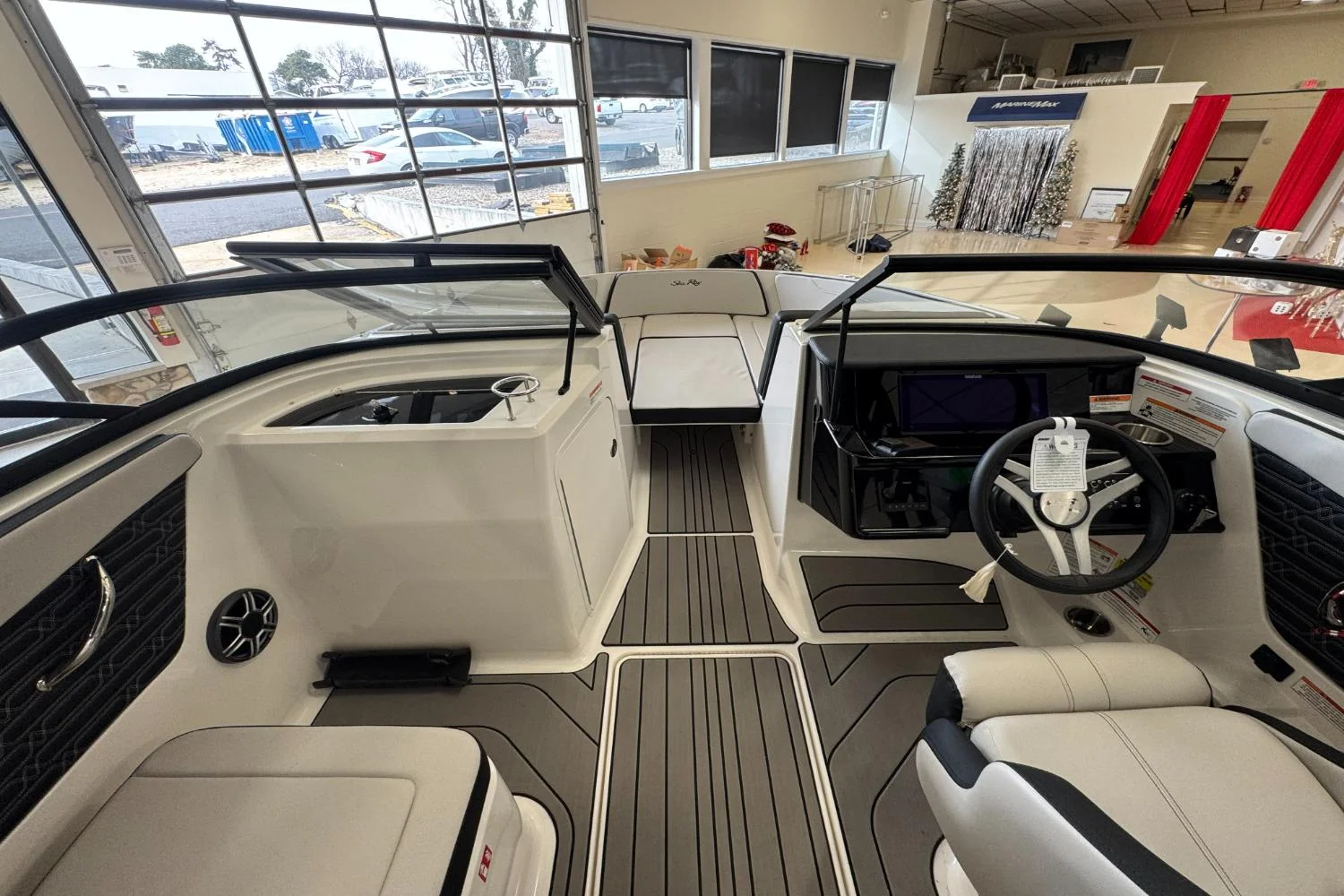 2026 Sea Ray SPX 210 Outboard Image Thumbnail #24