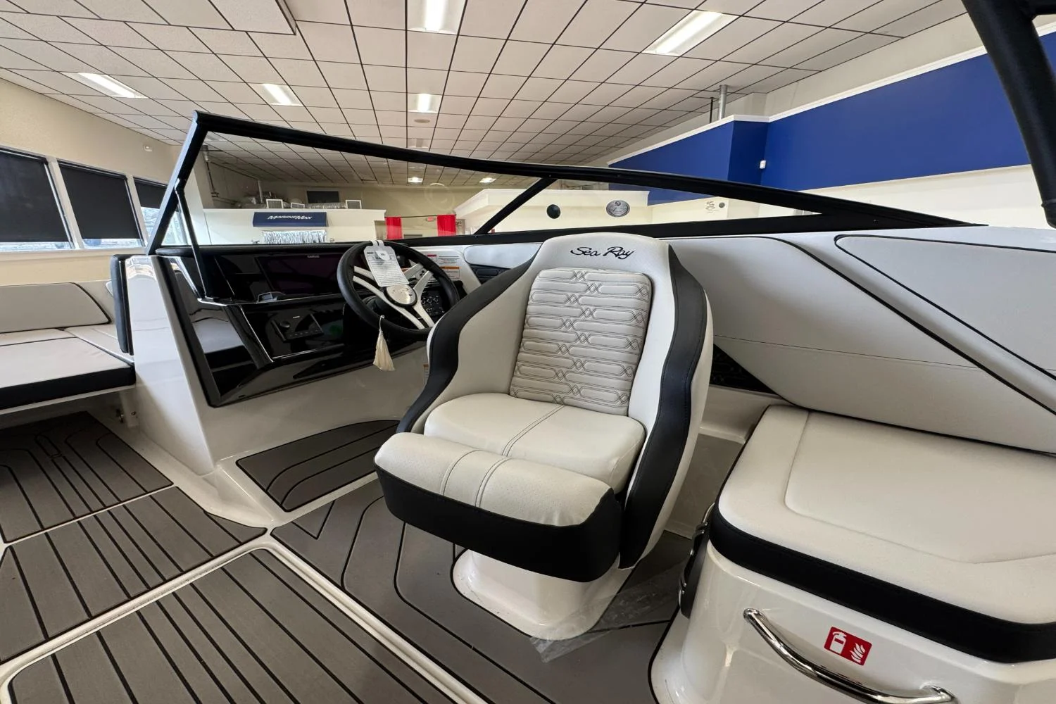 2026 Sea Ray SPX 210 Outboard Image Thumbnail #19