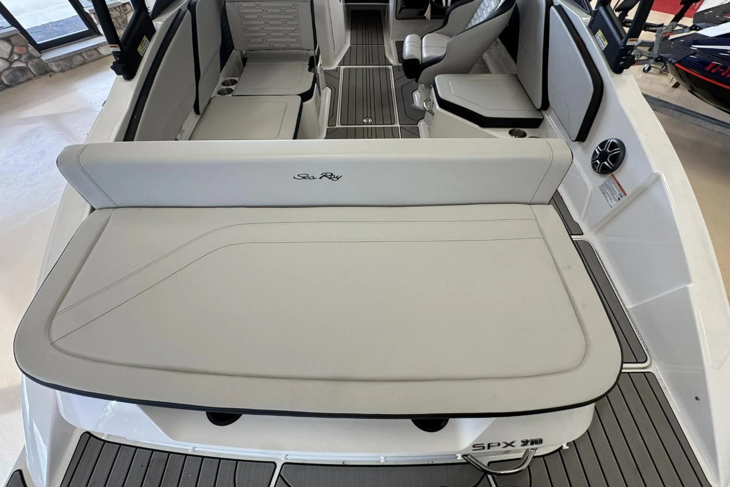 2026 Sea Ray SPX 210 Outboard Image Thumbnail #9