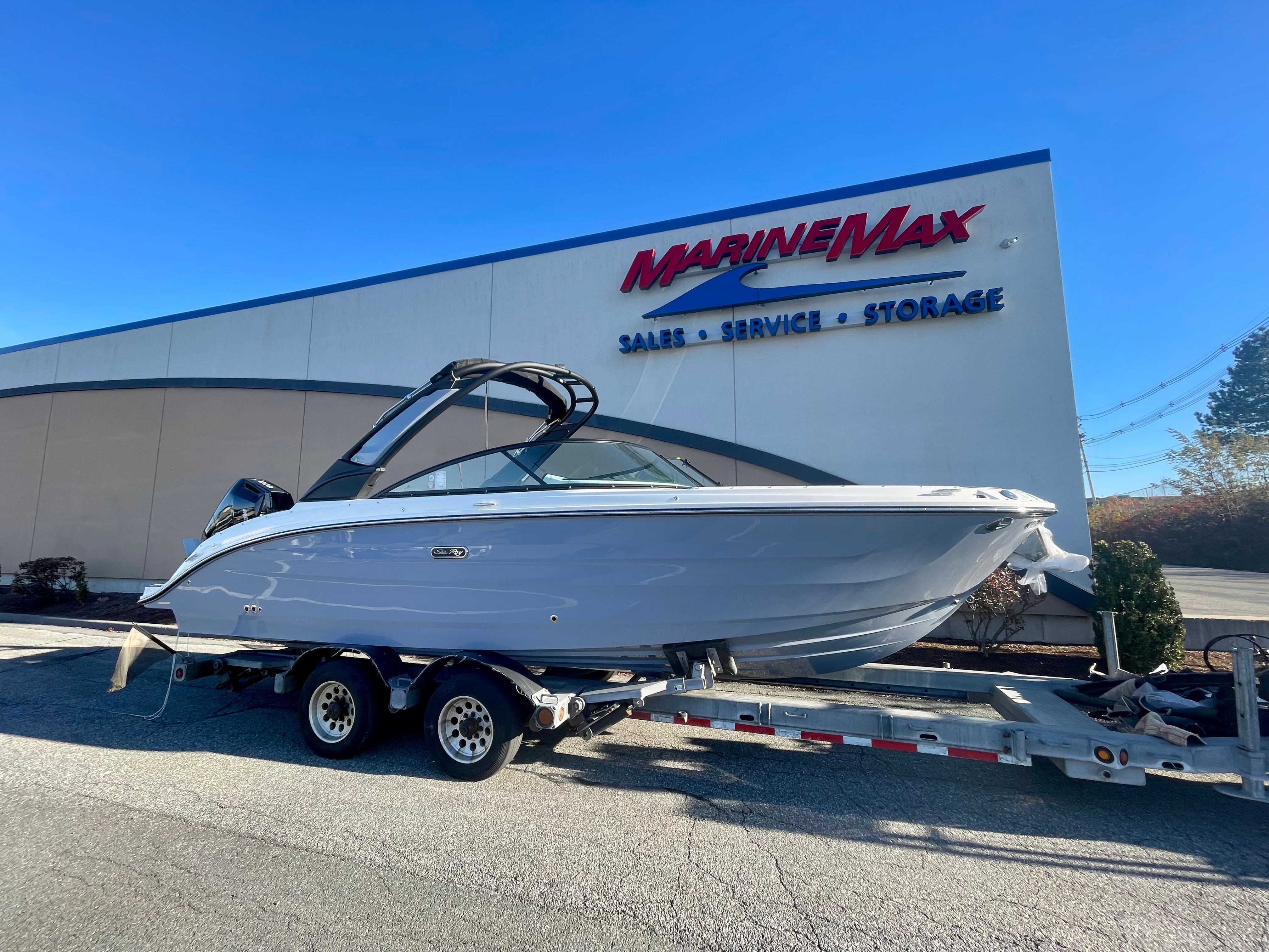 2026 Sea Ray SDX 270 Outboard Image Thumbnail #0