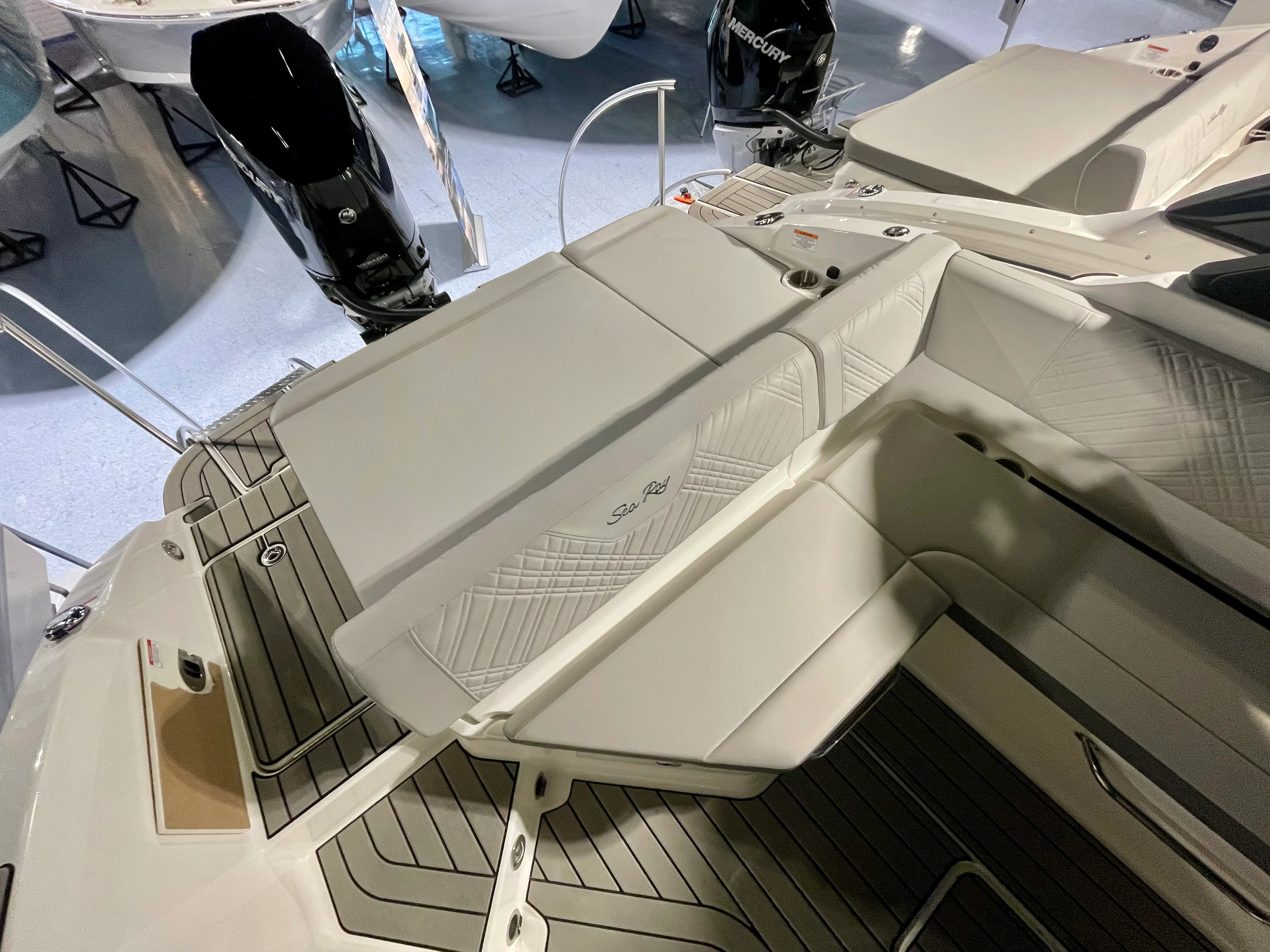 2026 Sea Ray SDX 270 Outboard Image Thumbnail #4