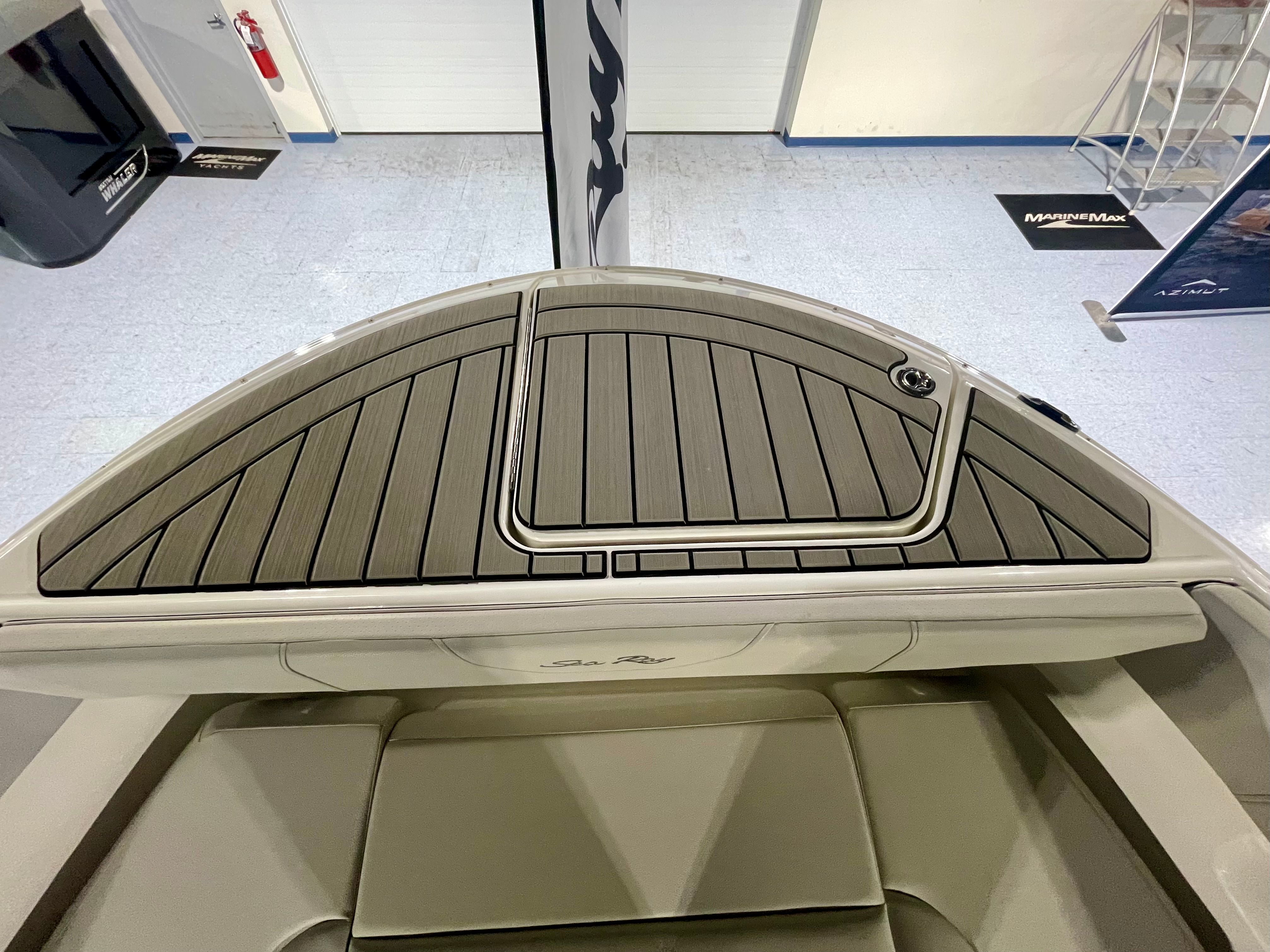 2026 Sea Ray SDX 270 Outboard Image Thumbnail #15