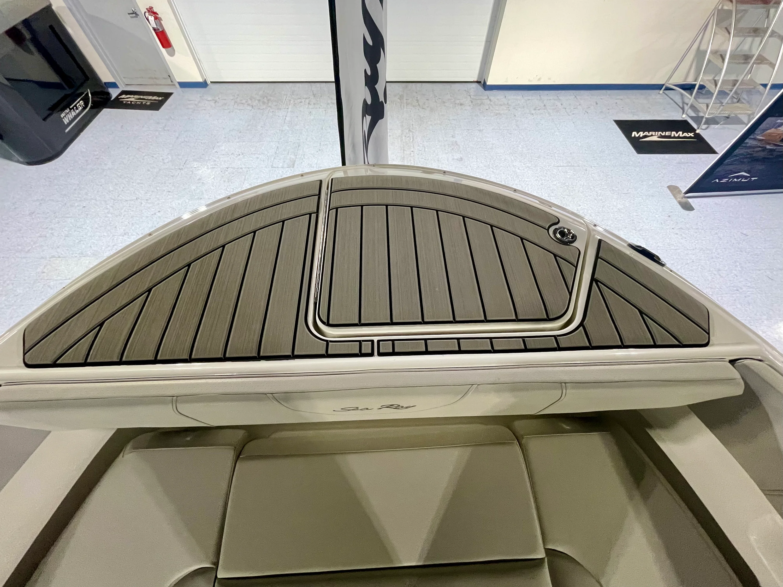 2026 Sea Ray SDX 270 Outboard Image Thumbnail #15