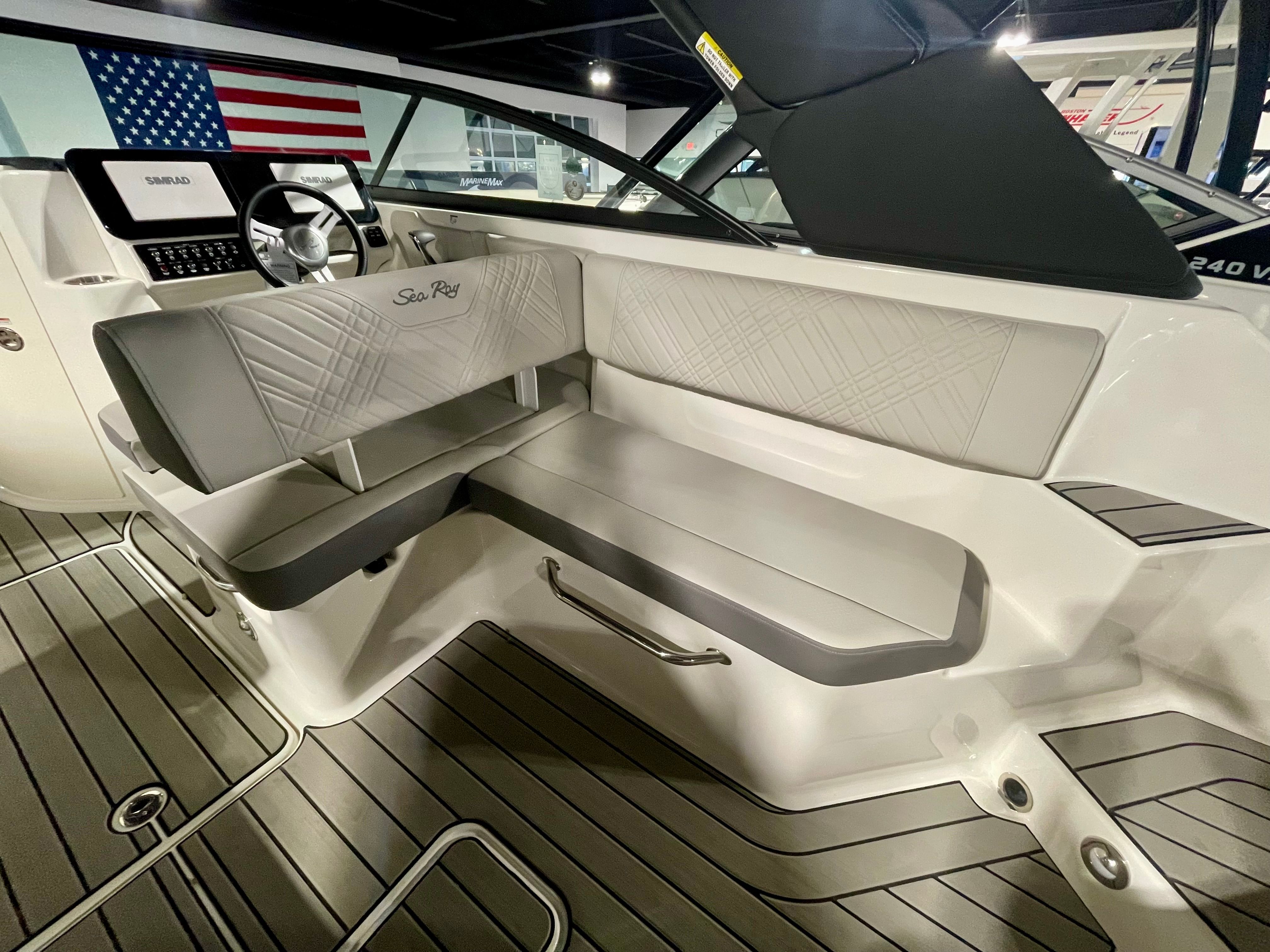 2026 Sea Ray SDX 270 Outboard Image Thumbnail #6