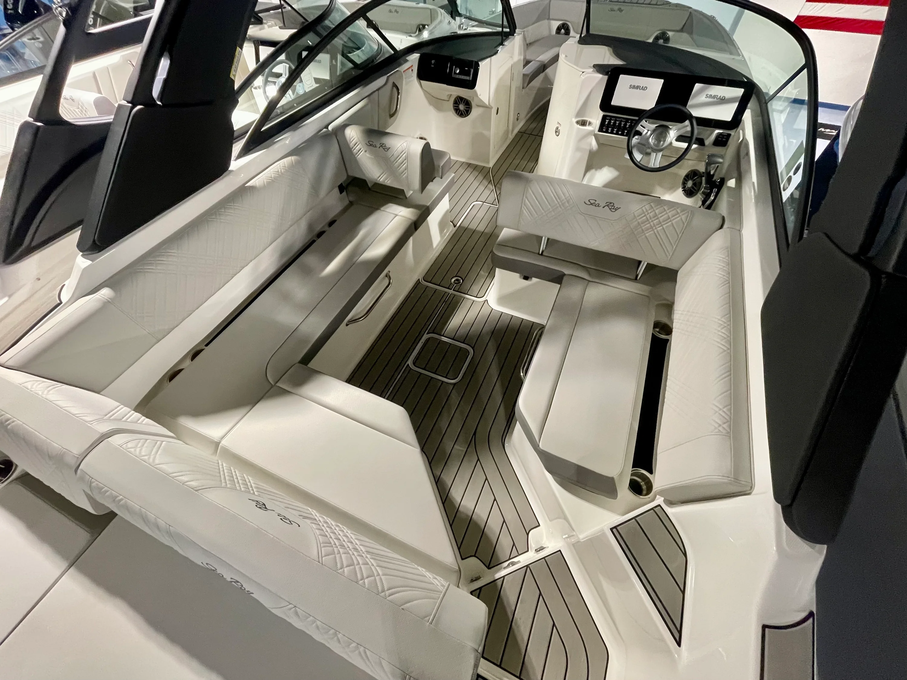 2026 Sea Ray SDX 270 Outboard Image Thumbnail #5