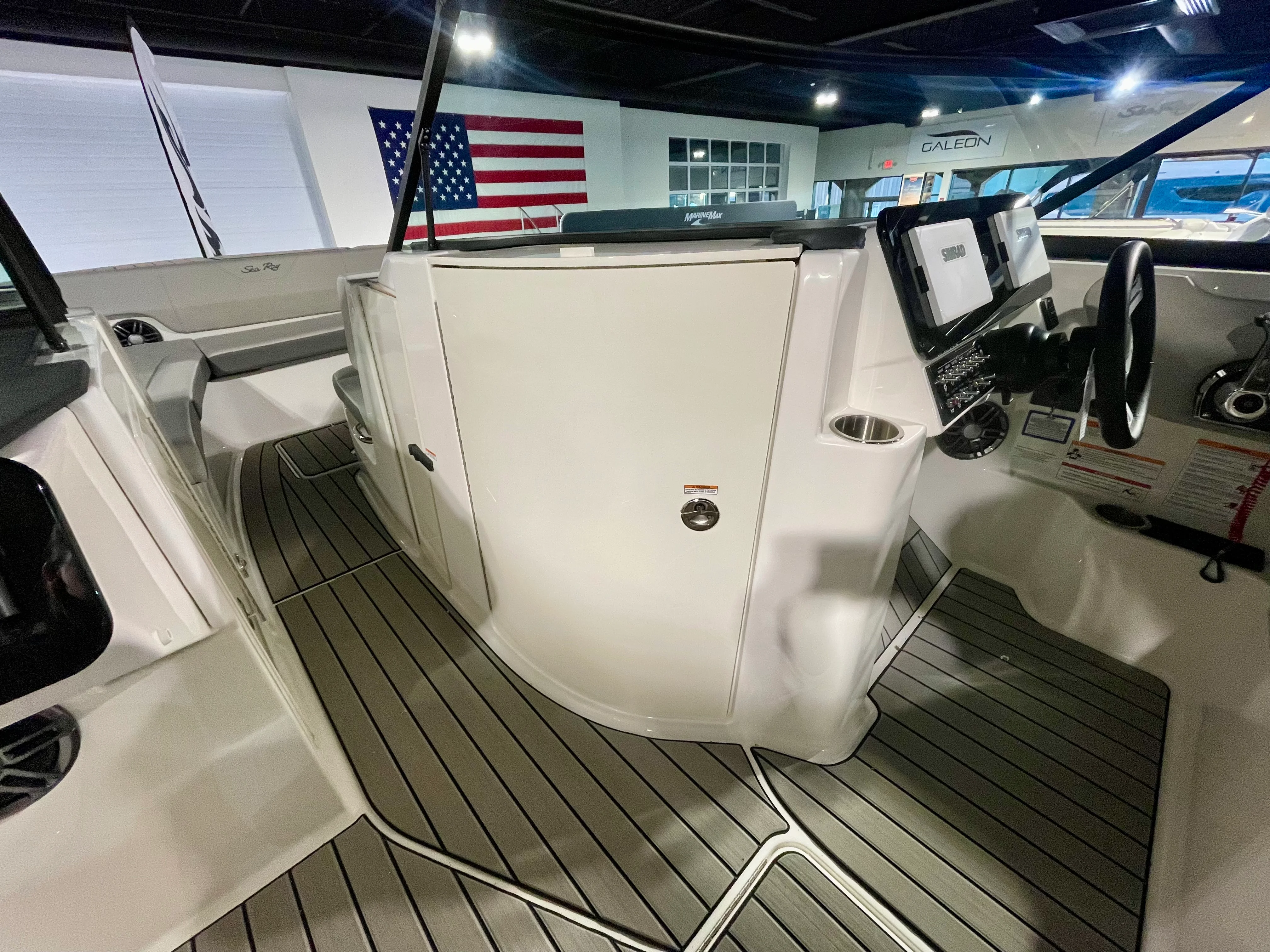 2026 Sea Ray SDX 270 Outboard Image Thumbnail #10