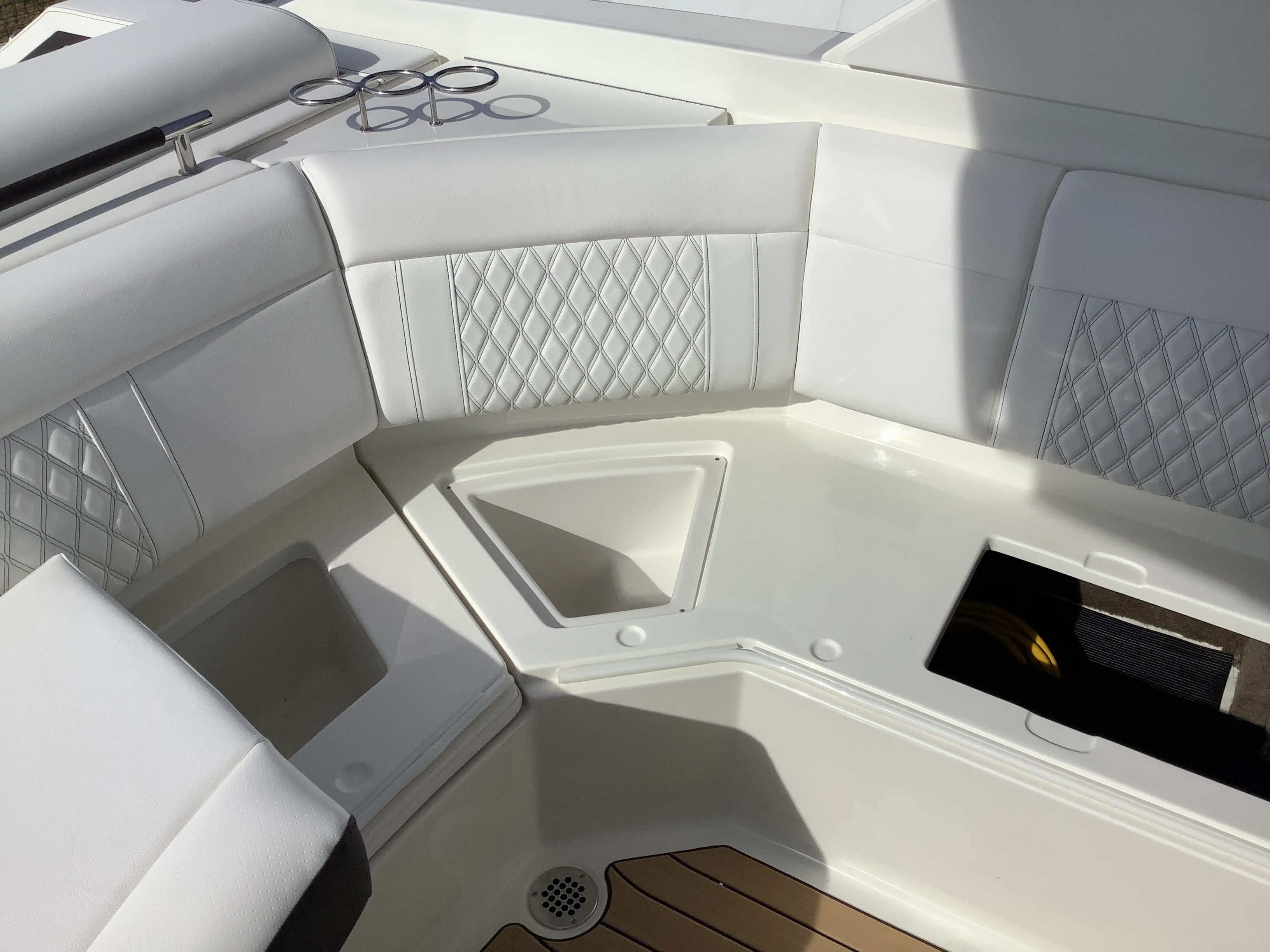 2026 Sea Ray SLX 310 Image Thumbnail #22