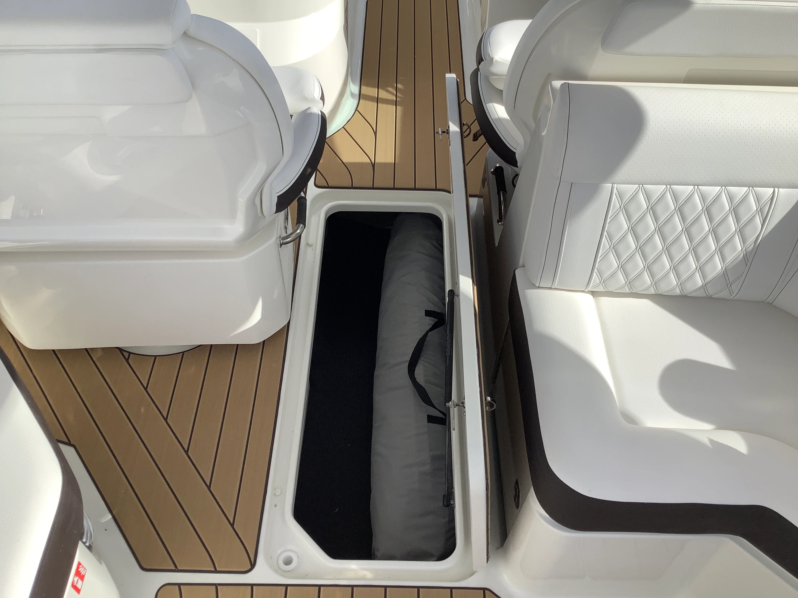 2026 Sea Ray SLX 310 Image Thumbnail #39