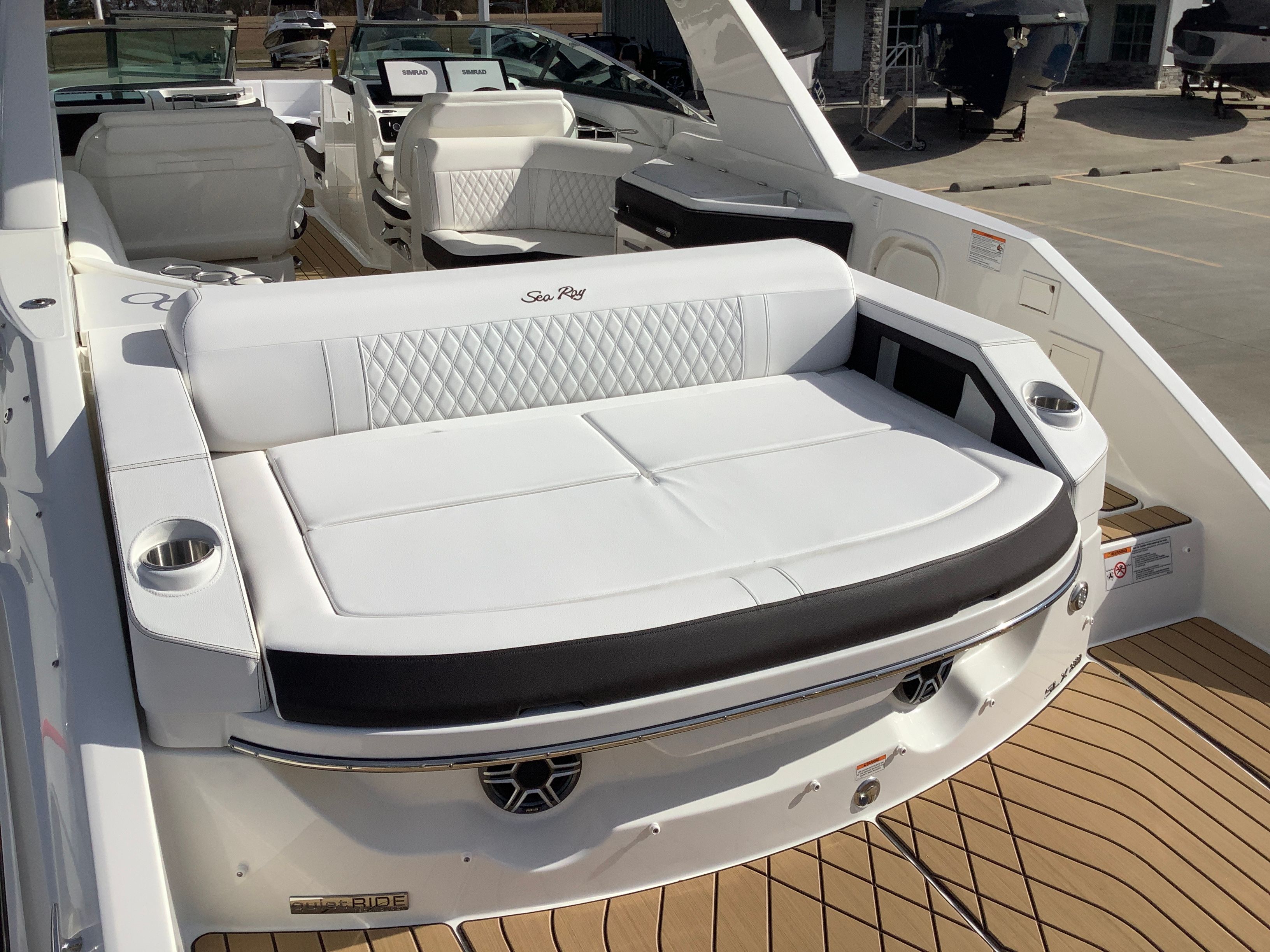 2026 Sea Ray SLX 310 Image Thumbnail #6