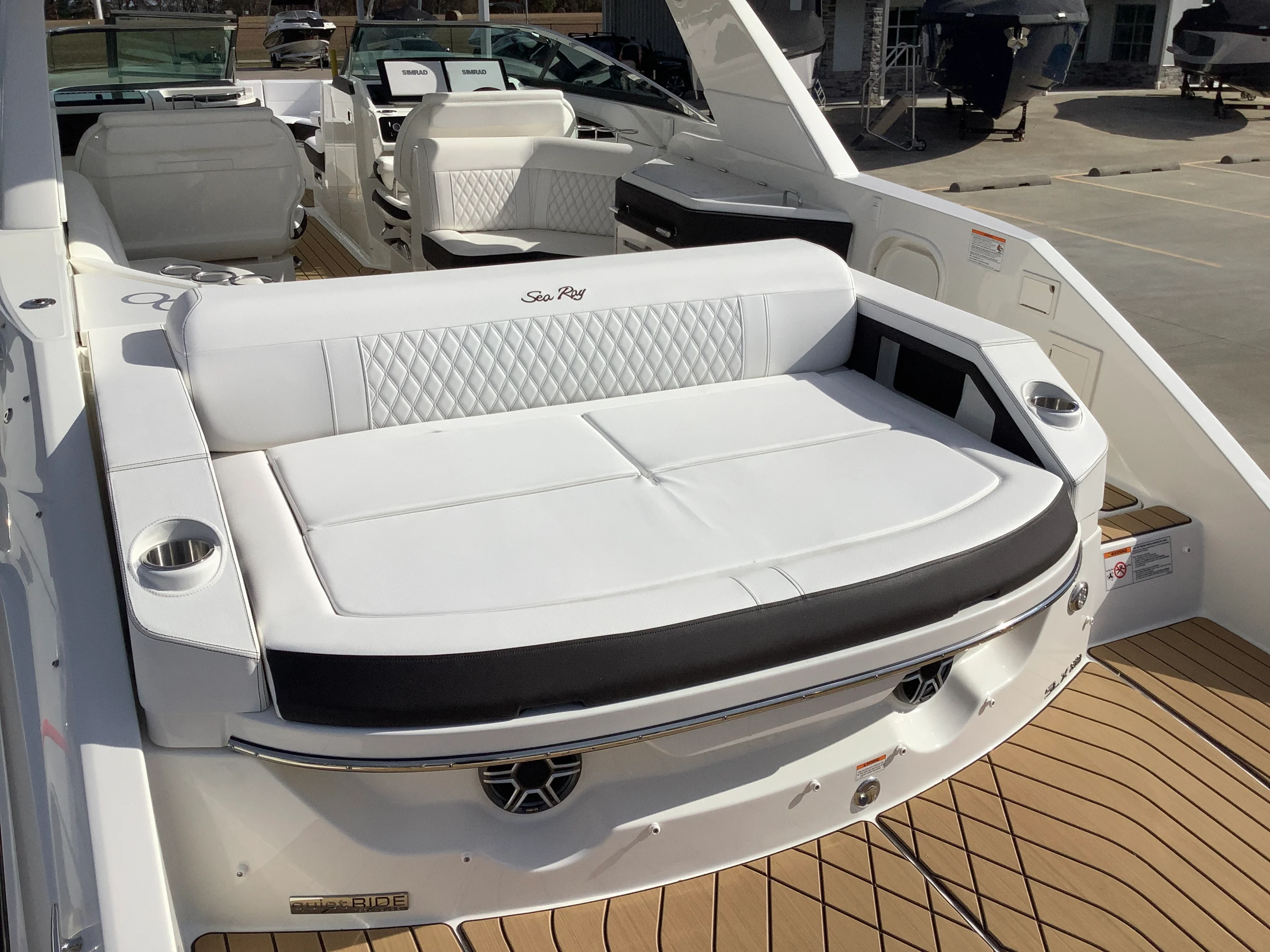 2026 Sea Ray SLX 310 Image Thumbnail #6