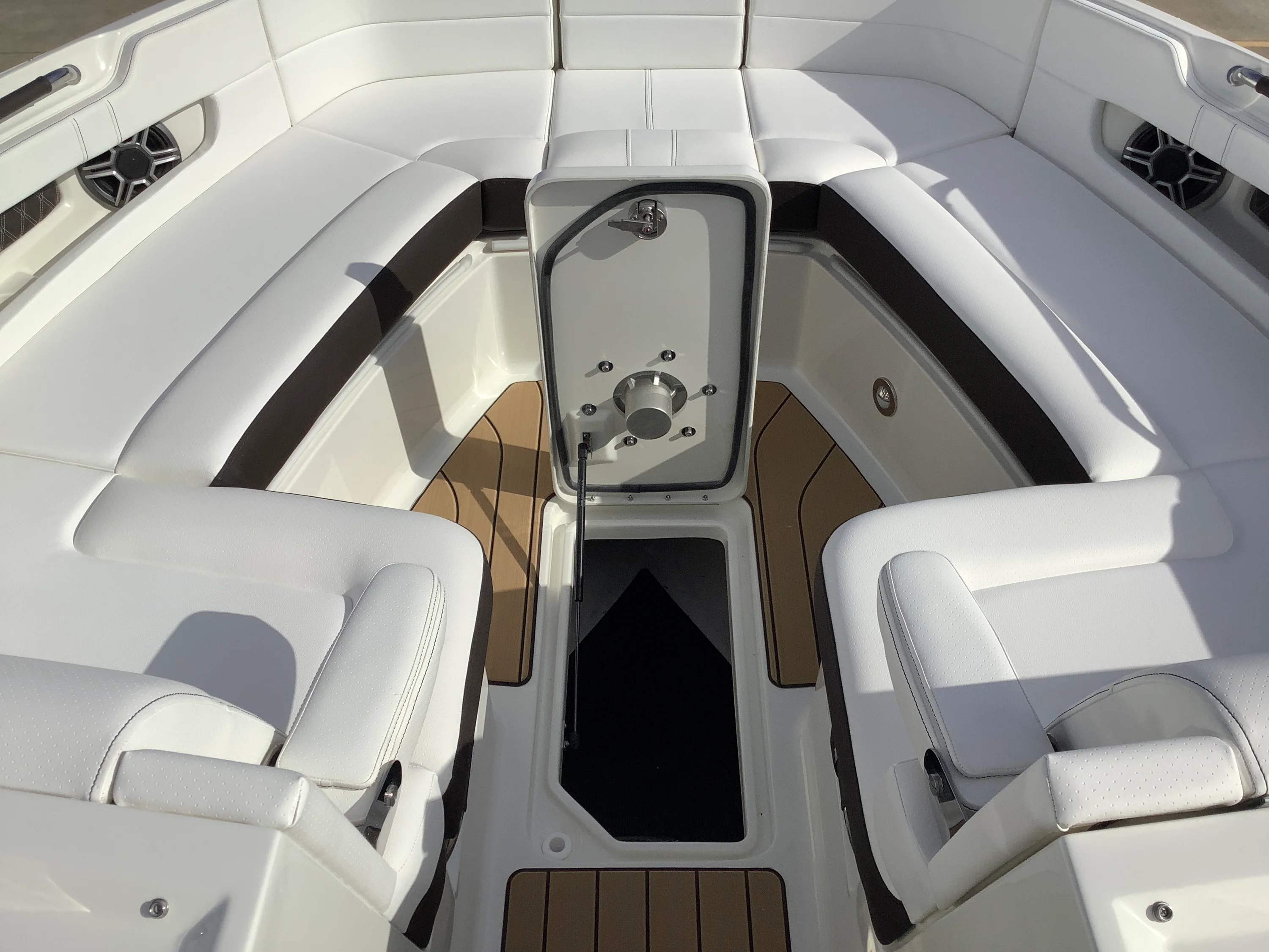 2026 Sea Ray SLX 310 Image Thumbnail #43