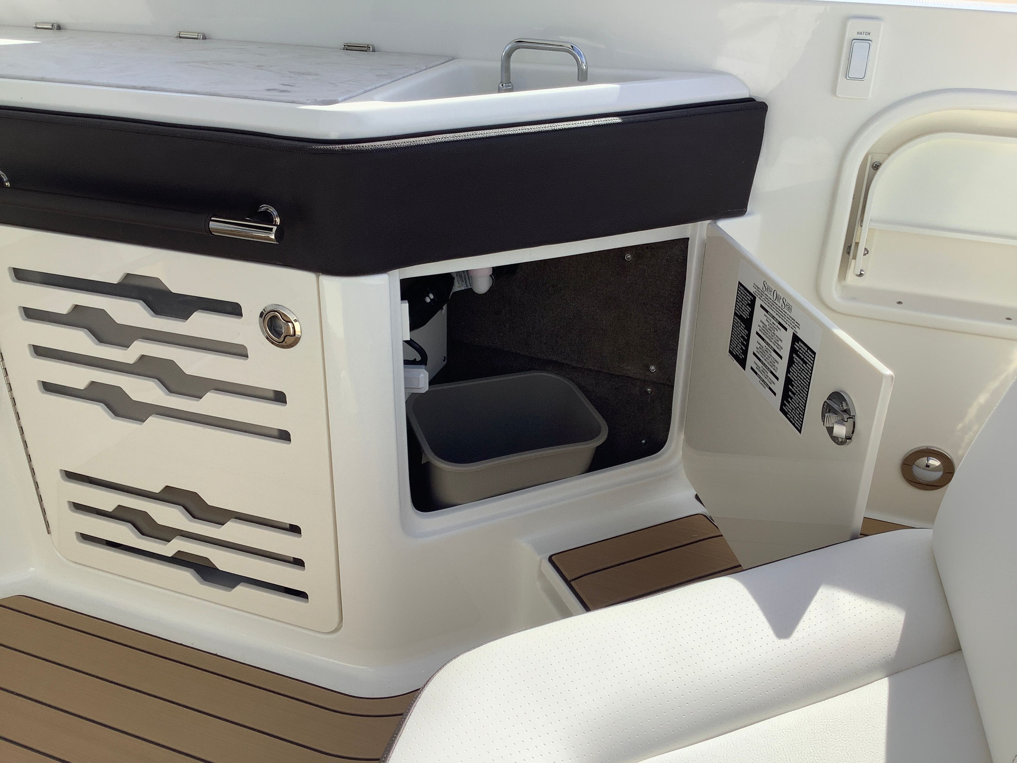 2026 Sea Ray SLX 310 Image Thumbnail #14