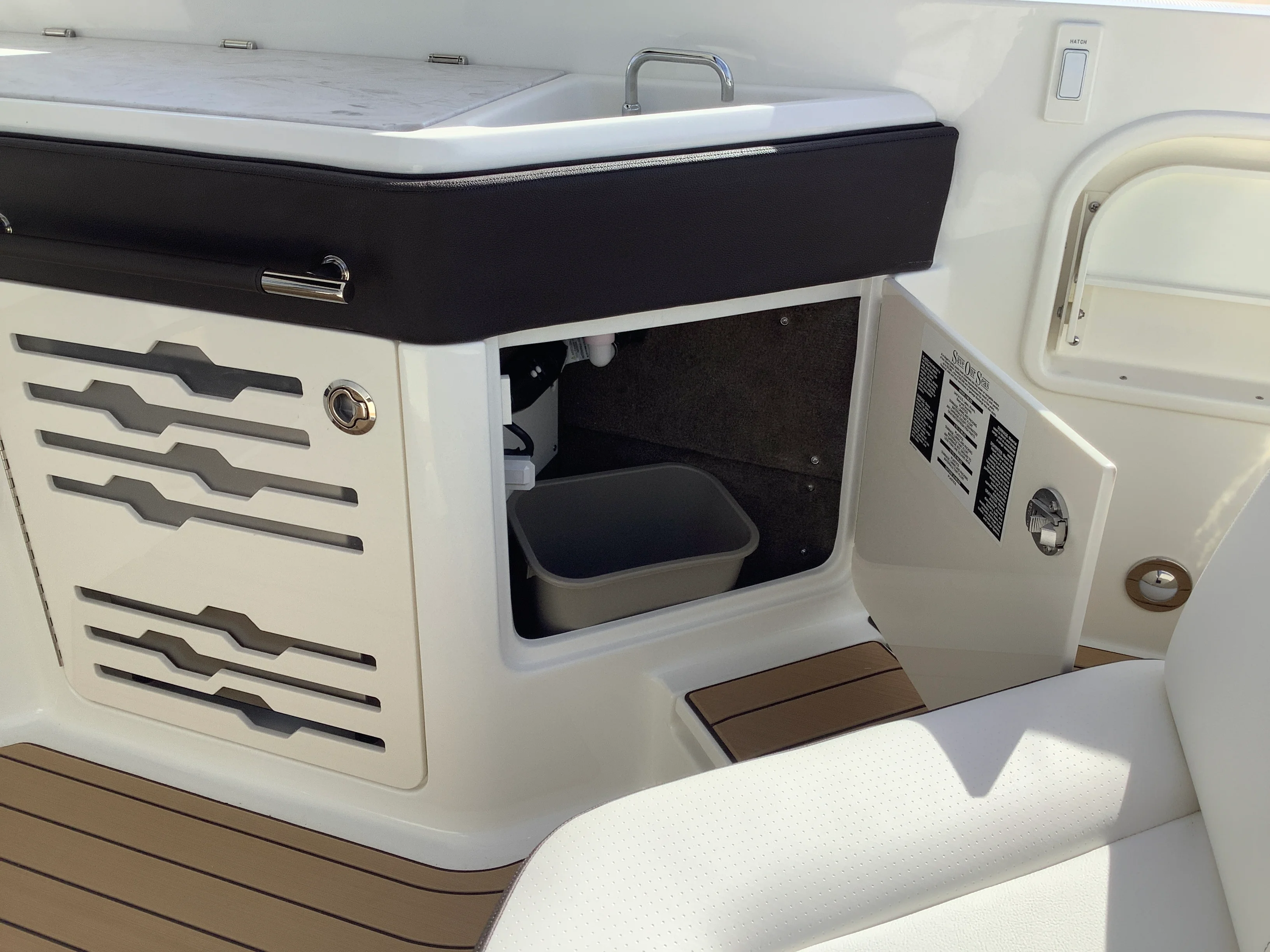 2026 Sea Ray SLX 310 Image Thumbnail #14