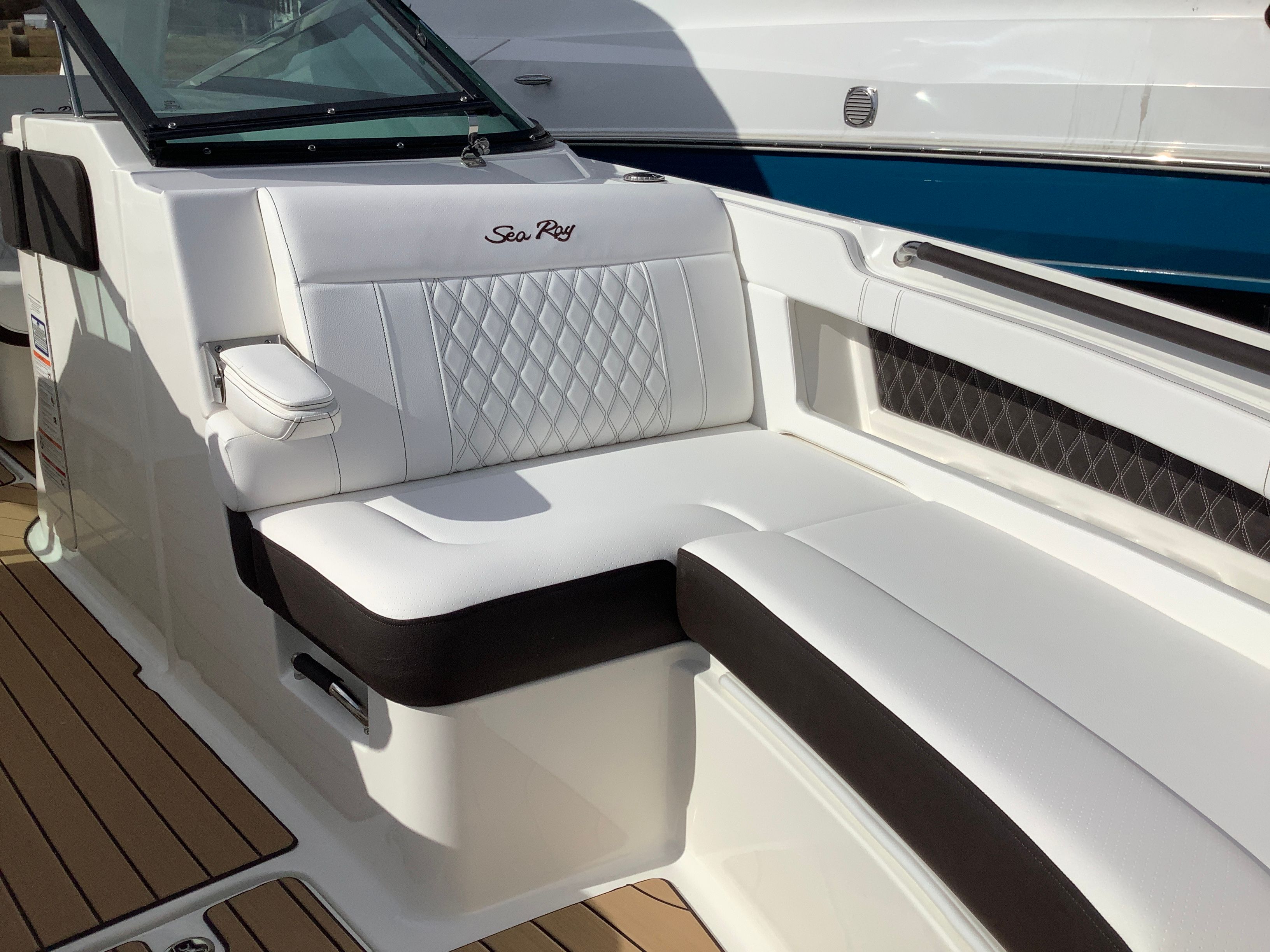 2026 Sea Ray SLX 310 Image Thumbnail #47