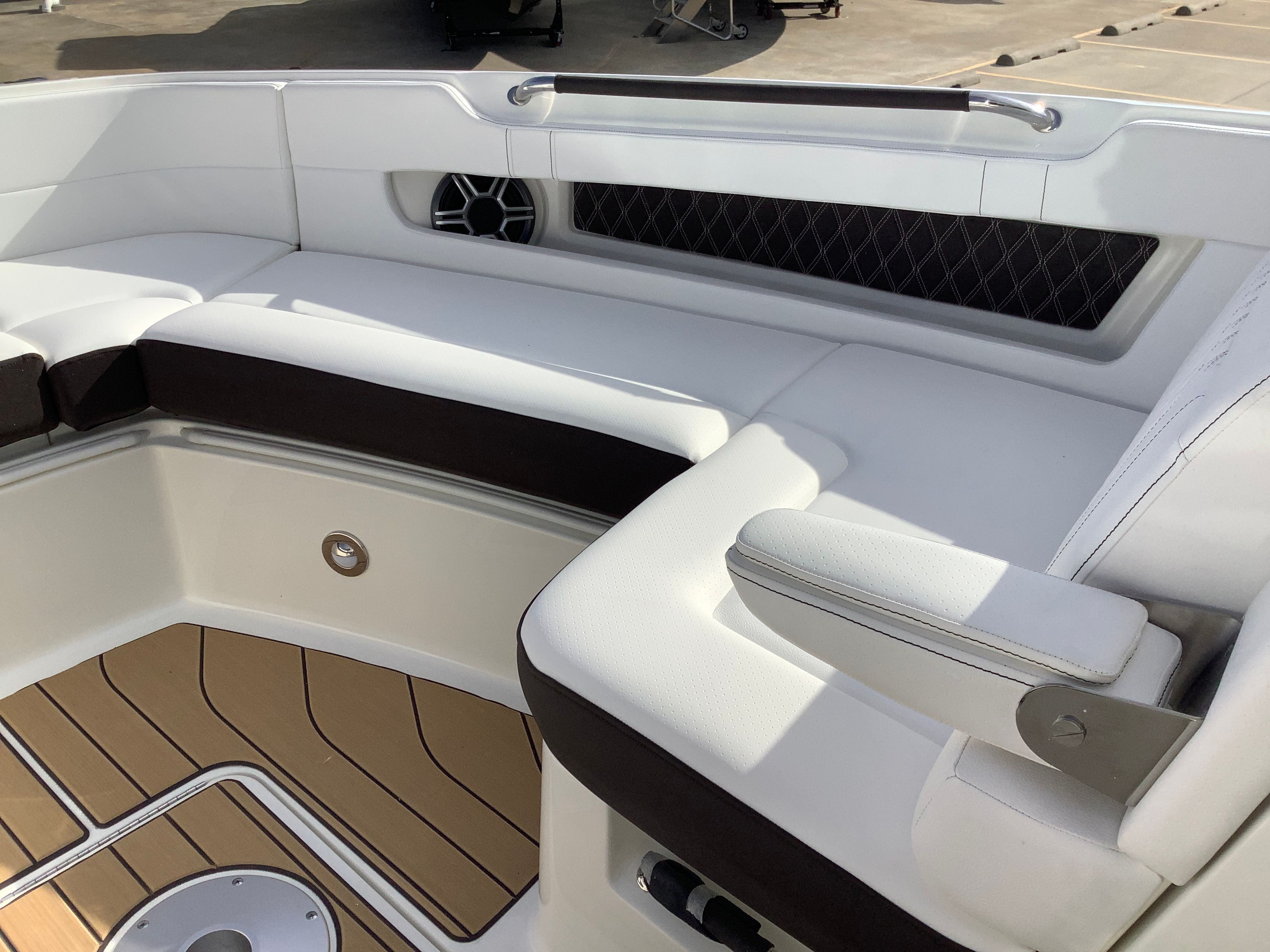 2026 Sea Ray SLX 310 Image Thumbnail #45