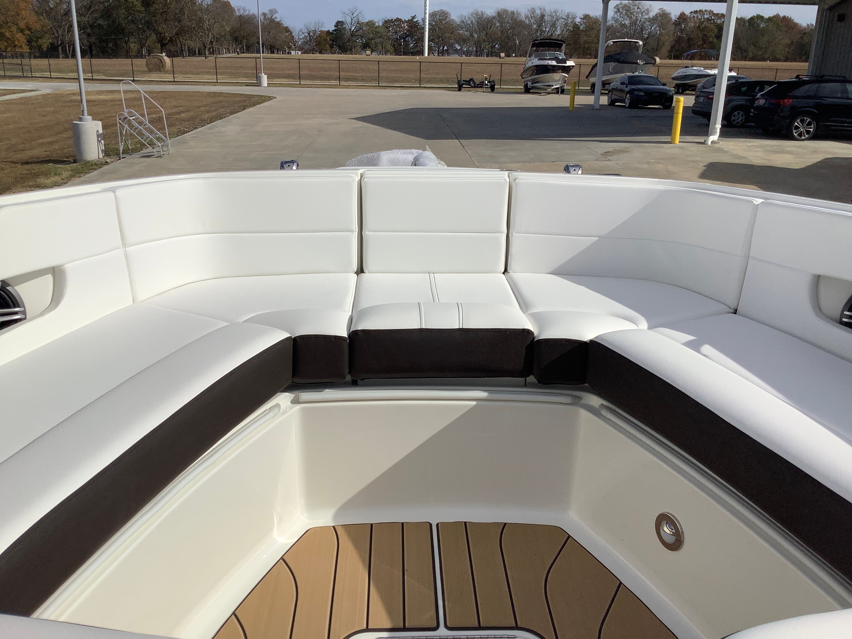 2026 Sea Ray SLX 310 Image Thumbnail #44