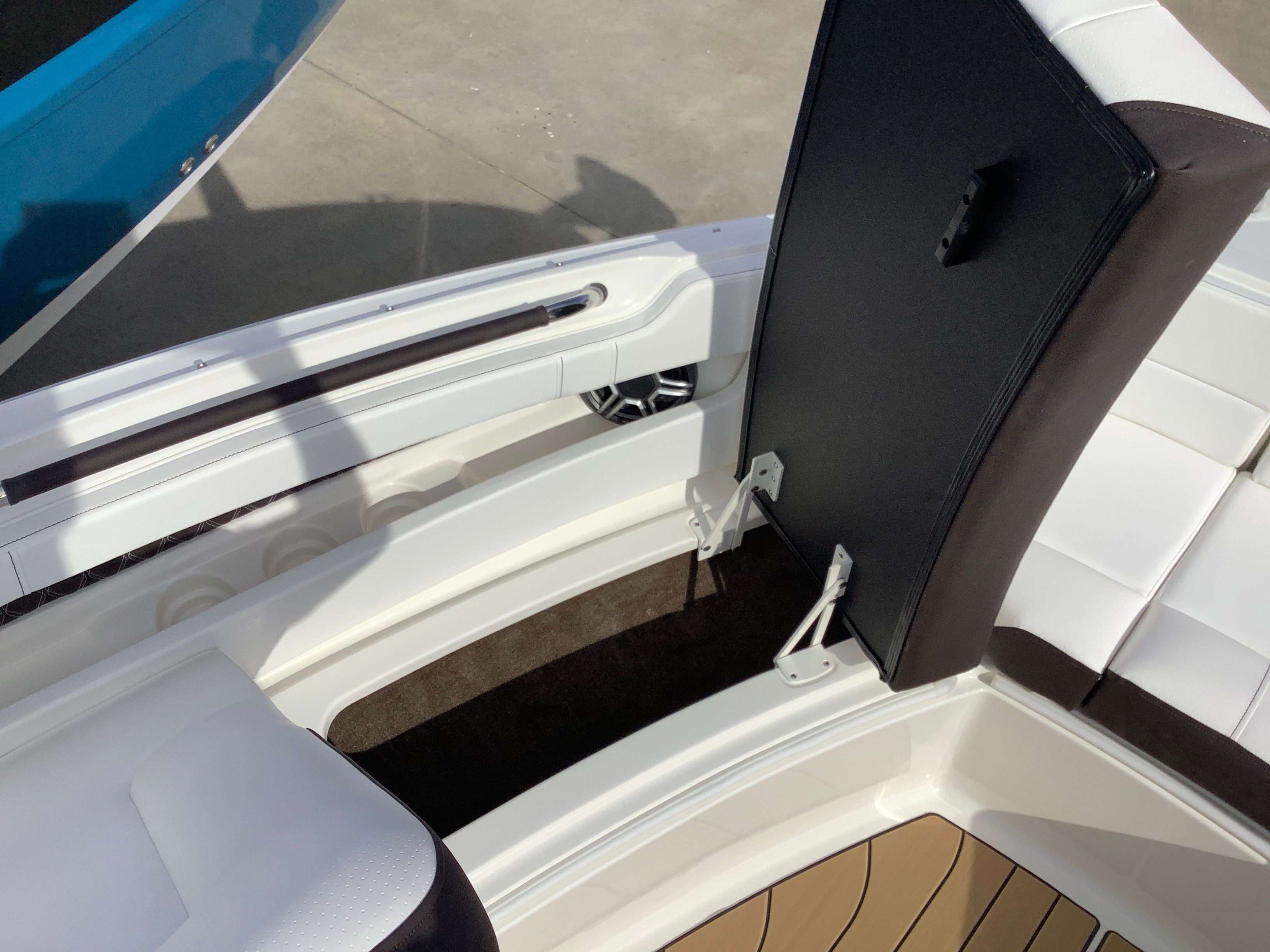 2026 Sea Ray SLX 310 Image Thumbnail #51