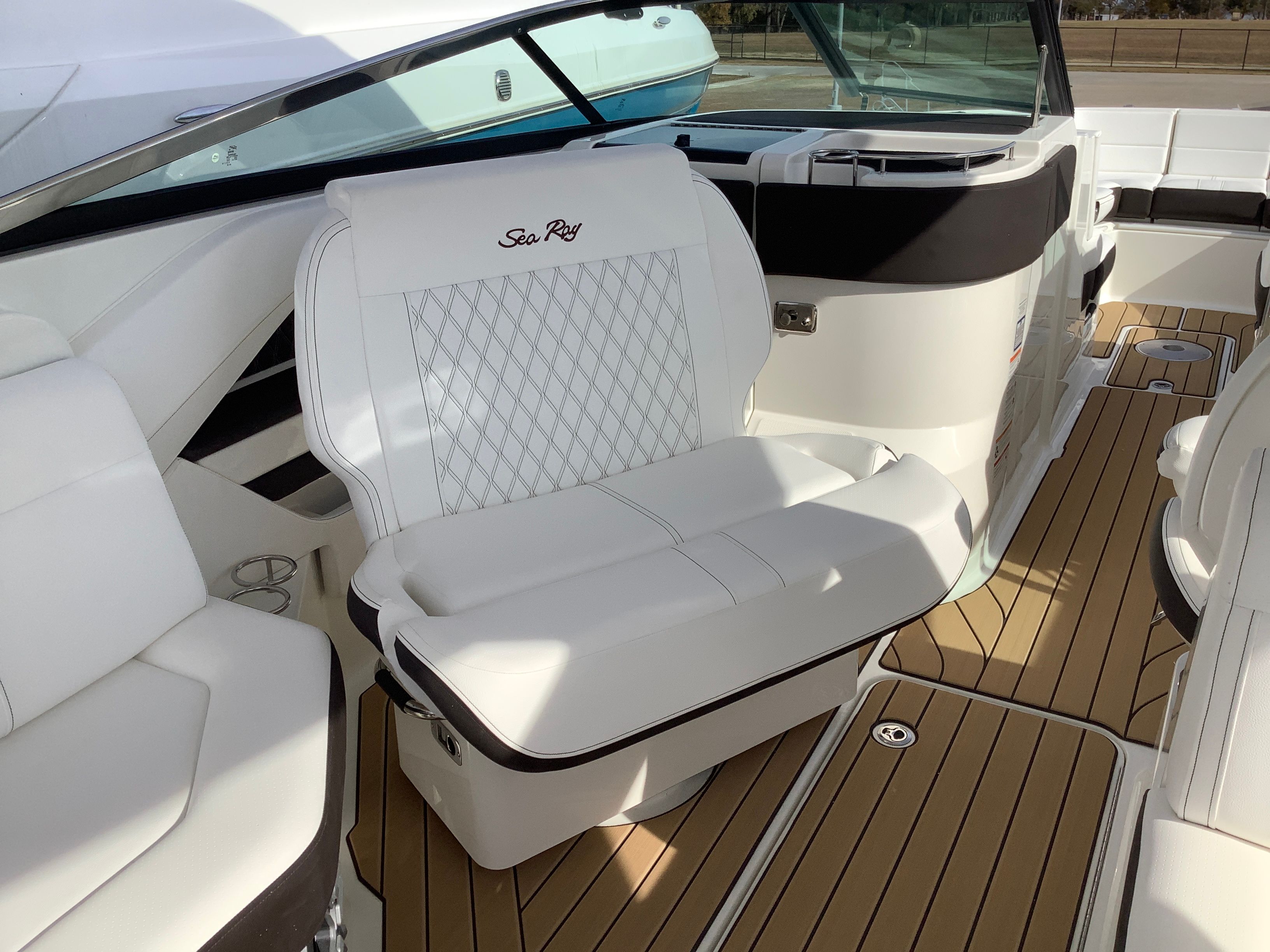 2026 Sea Ray SLX 310 Image Thumbnail #28