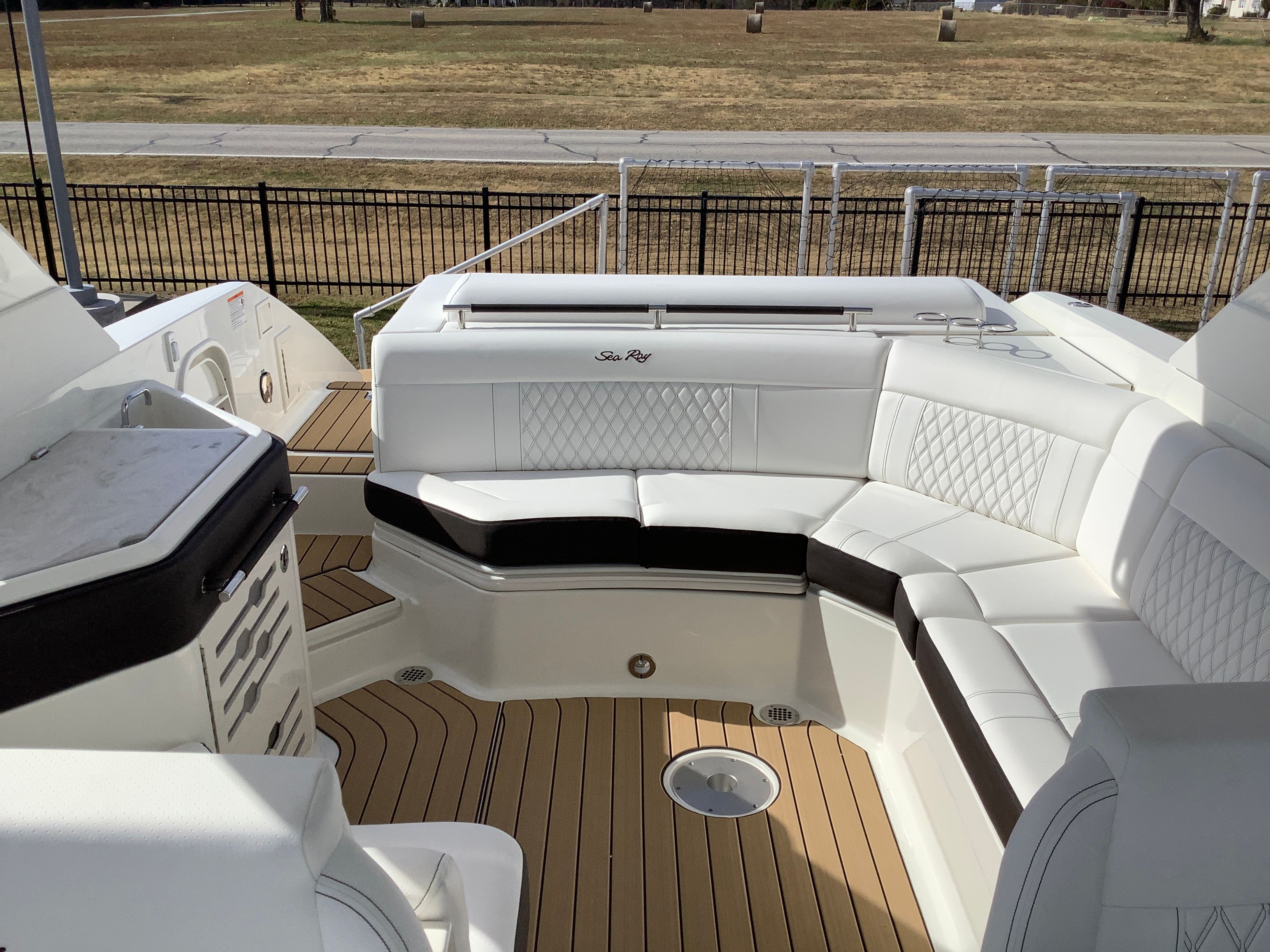 2026 Sea Ray SLX 310 Image Thumbnail #18