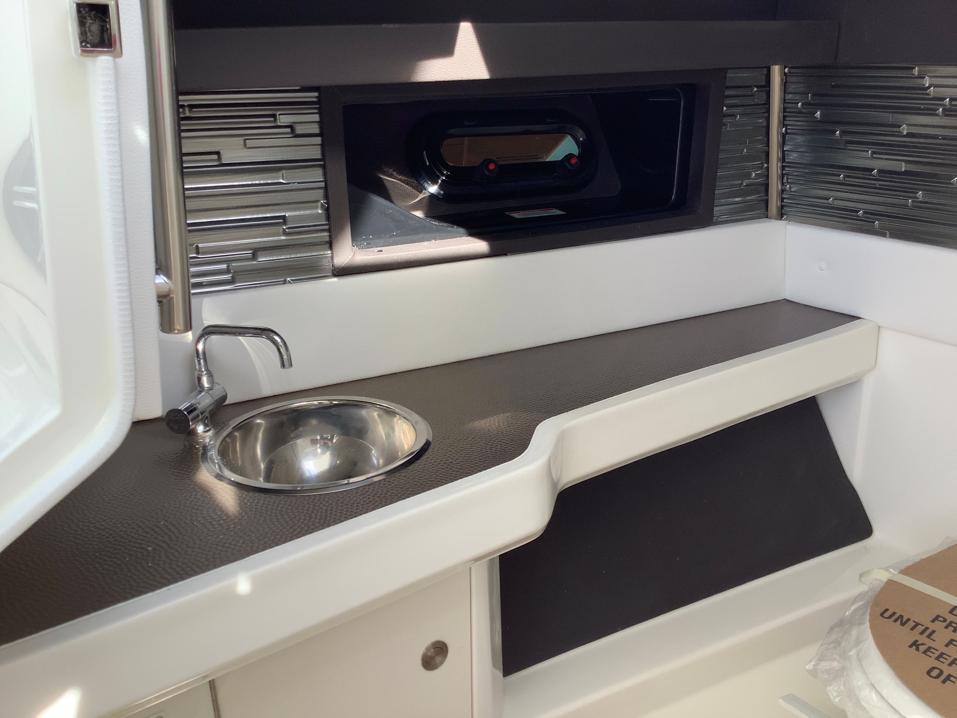 2026 Sea Ray SLX 310 Image Thumbnail #32