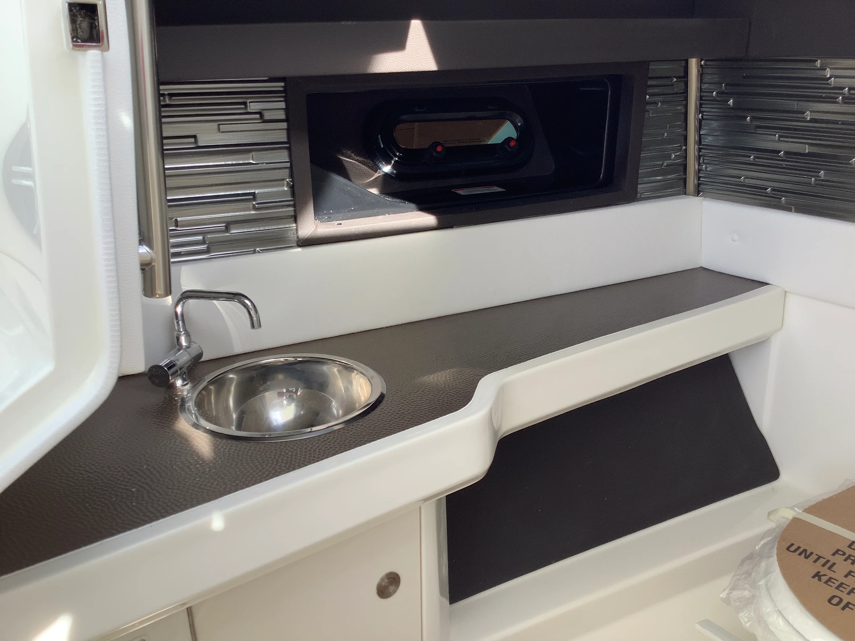 2026 Sea Ray SLX 310 Image Thumbnail #32