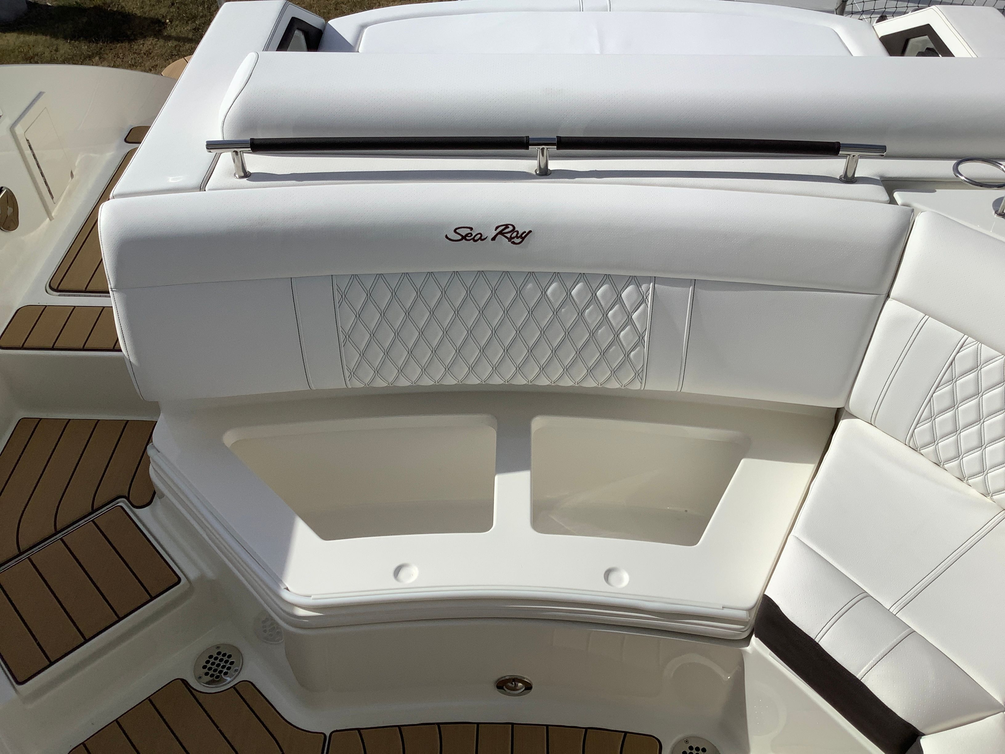 2026 Sea Ray SLX 310 Image Thumbnail #21