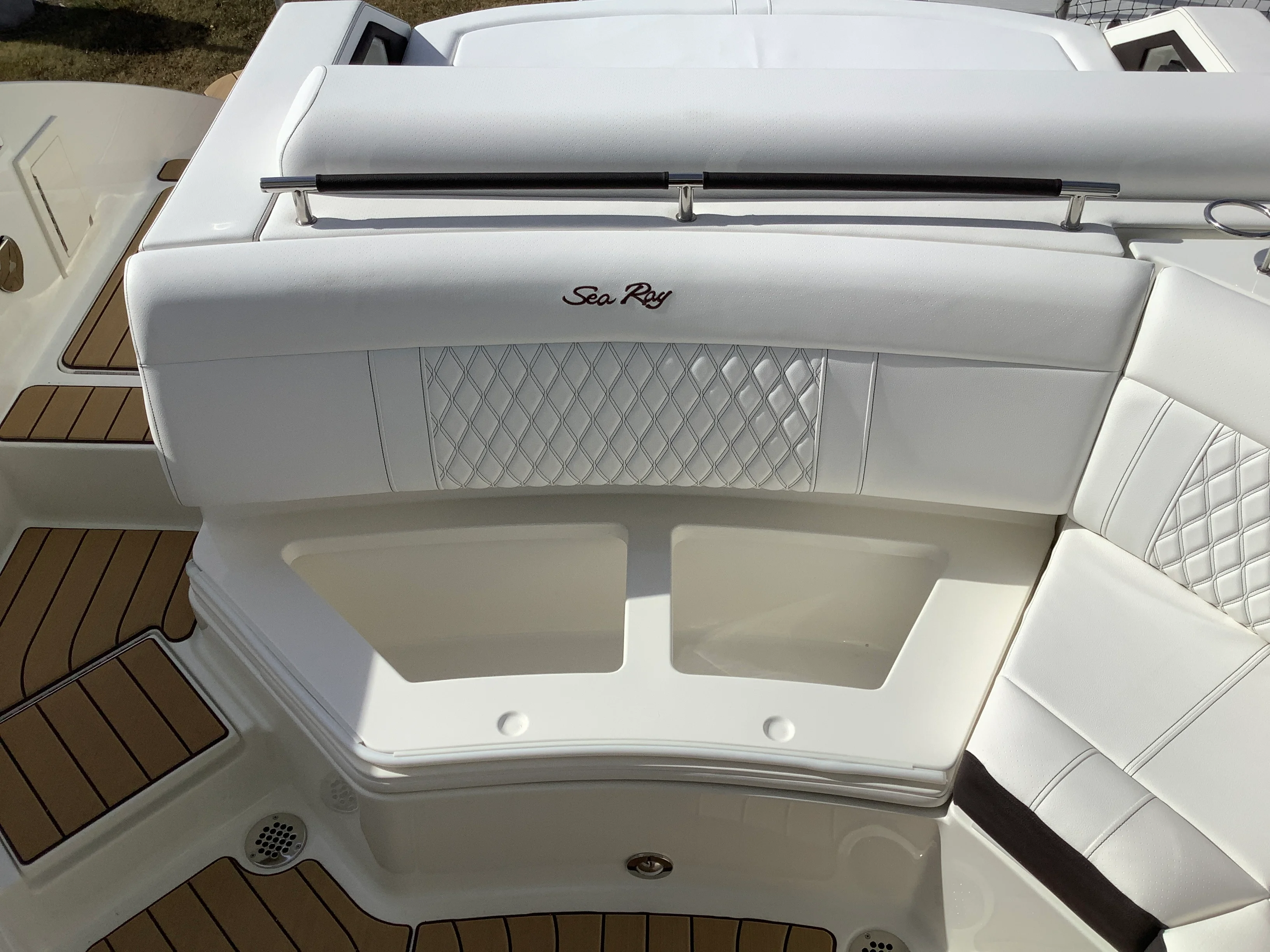 2026 Sea Ray SLX 310 Image Thumbnail #21